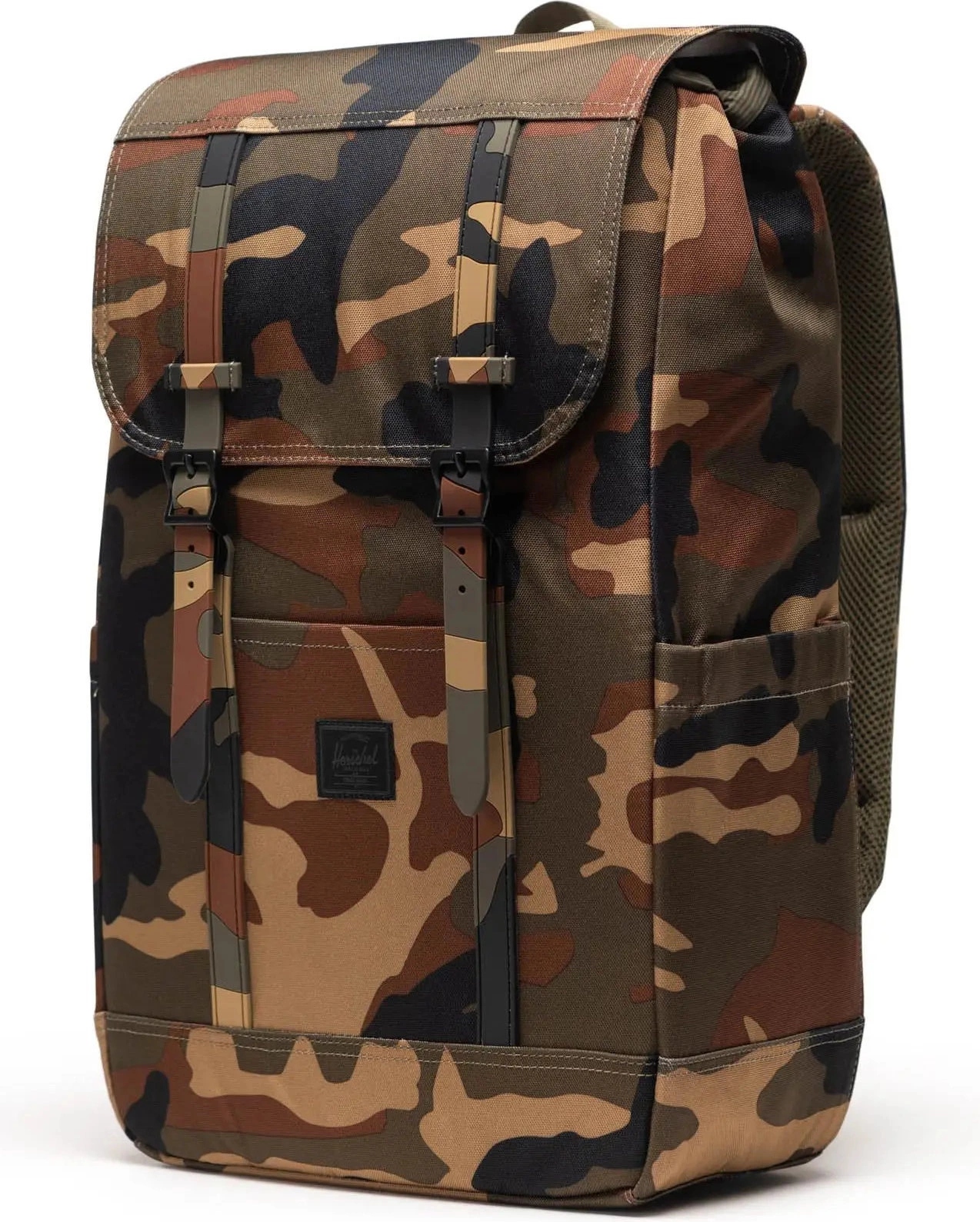 Batoh Herschel Retreat 23L Woodland v maskáčové barvě s černým štítkem