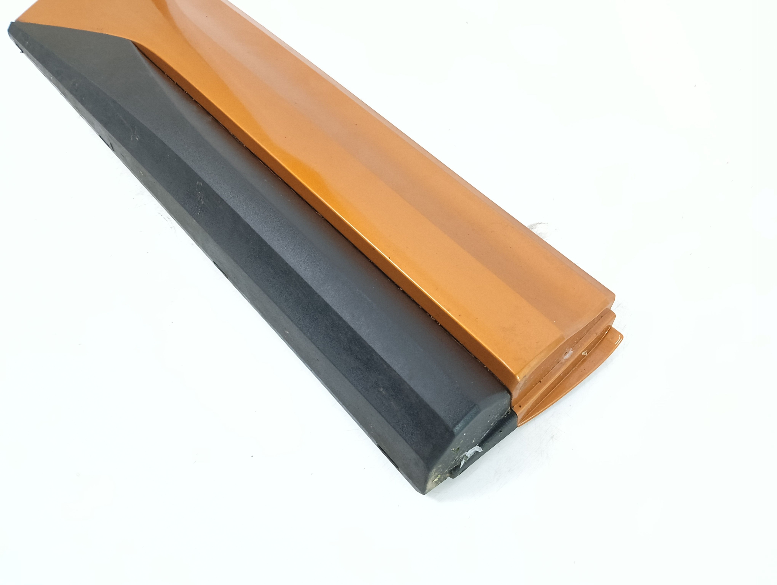 LISTWA DRZWI PRAWY TYŁ SKODA KAROQ LIFT (2022-) 57A854950 LA2Z Numery katalogowe zamienników 57A854950