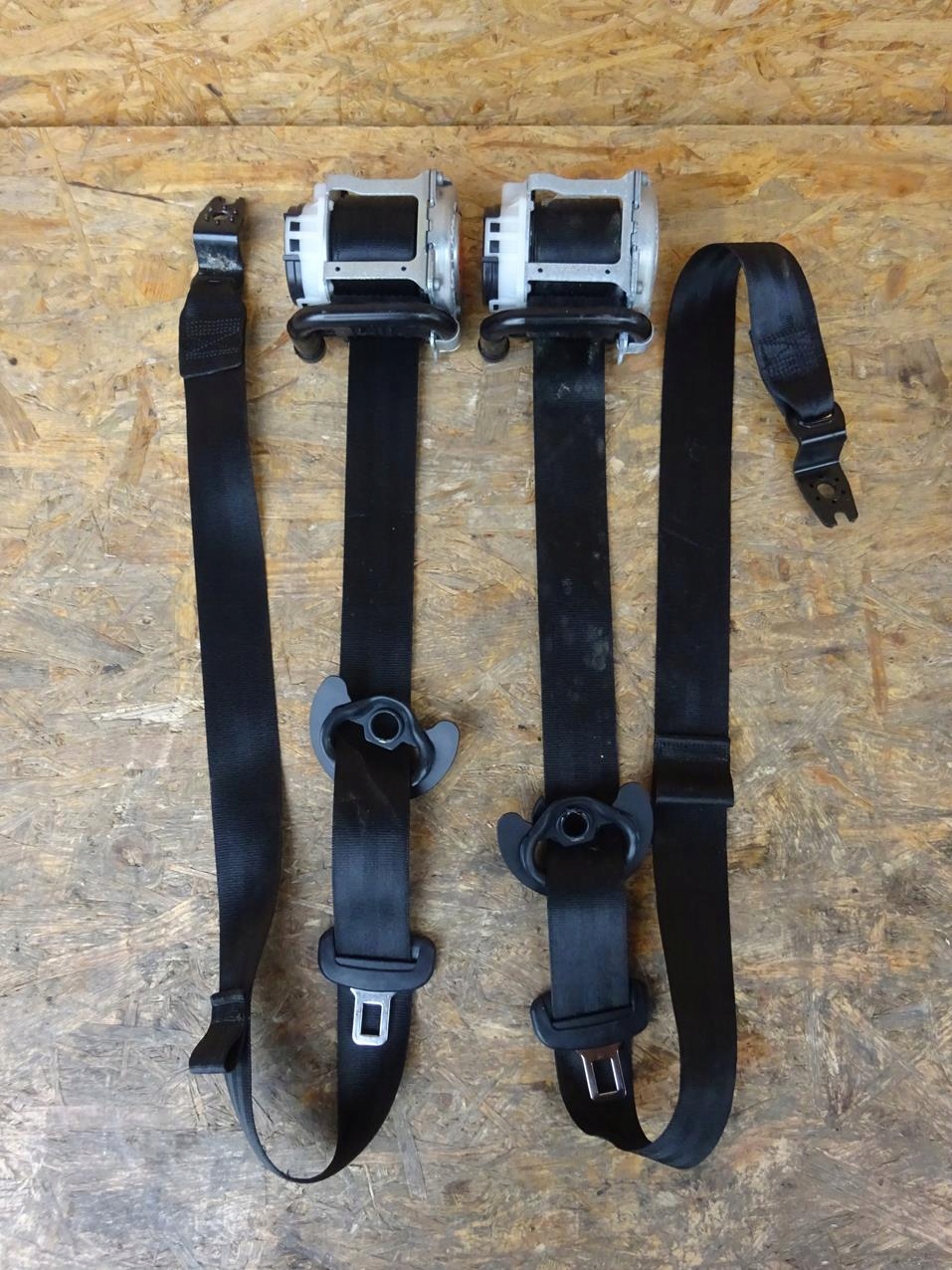 AUDI A1 82A ремни натяжители передний передний комплект