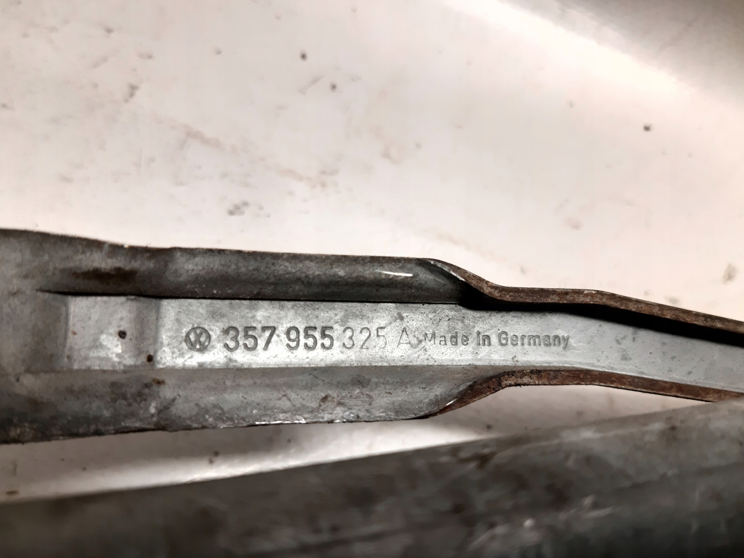 Wischergestänge vorne VW PASSAT B4