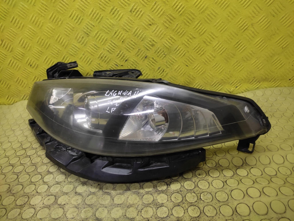 RENAULT LAGUNA II LIFT REFLEKTOR light left front XENON 8200354740