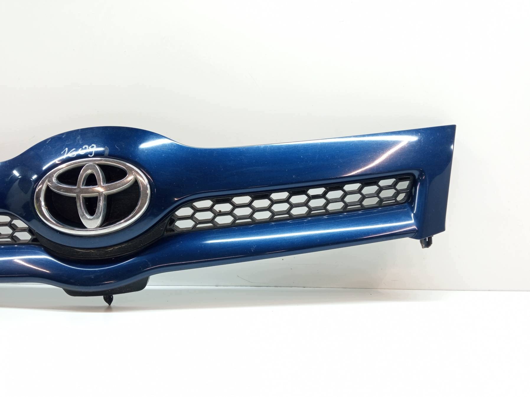 Grille 531110F010 Toyota Corolla Verso II (2004-2009)