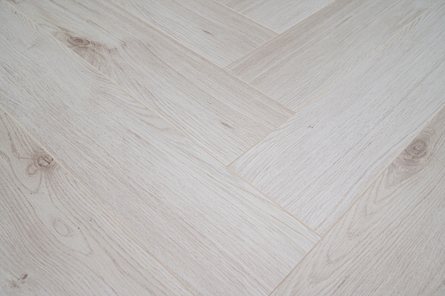 PANELE PODŁOGOWE KRONOTEX HERRINGBONE AC4 8MM V4 EAN (GTIN) 4032271188060