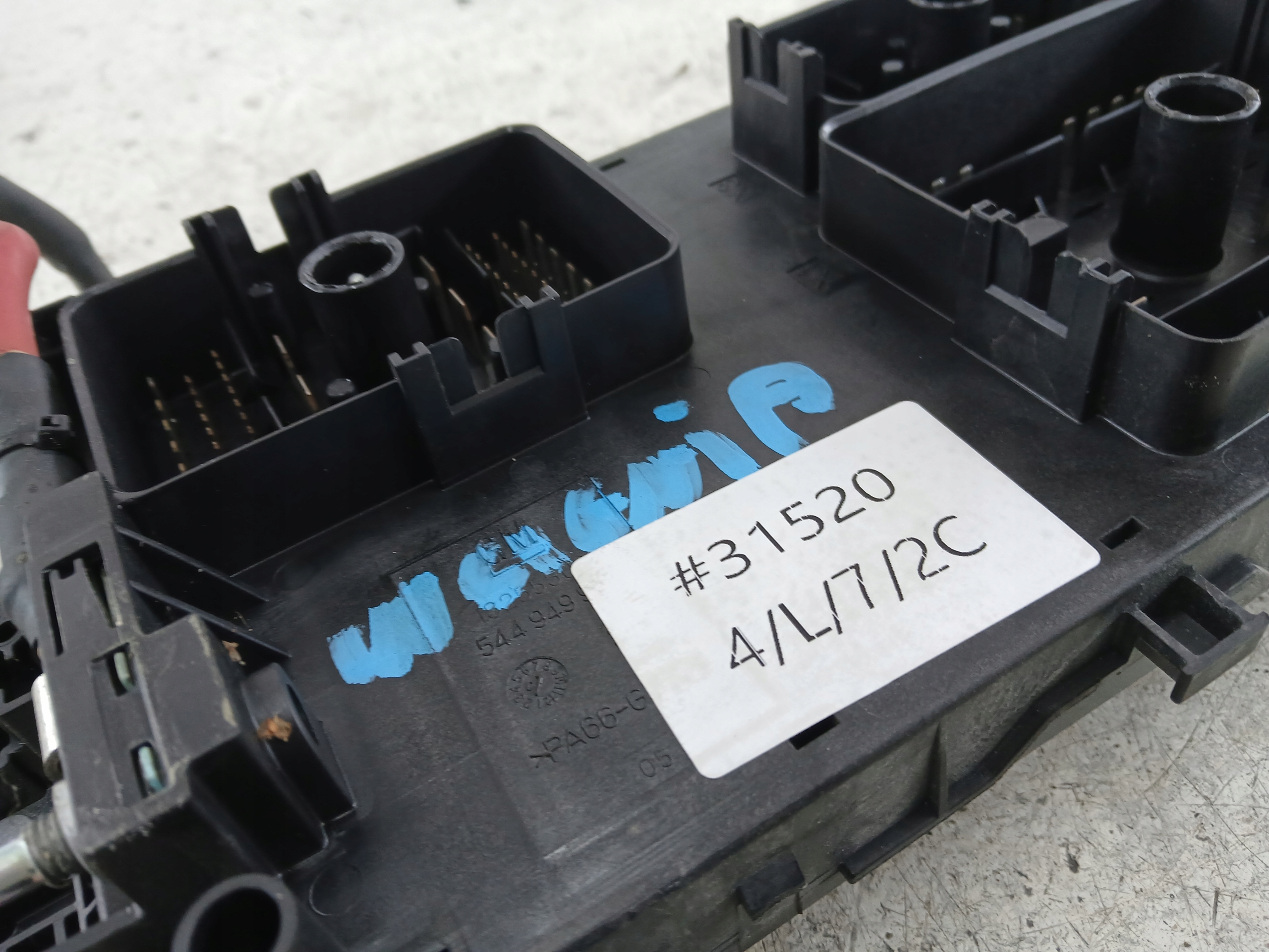 Module fusibles OPEL INSIGNIA A 13275882 08-14