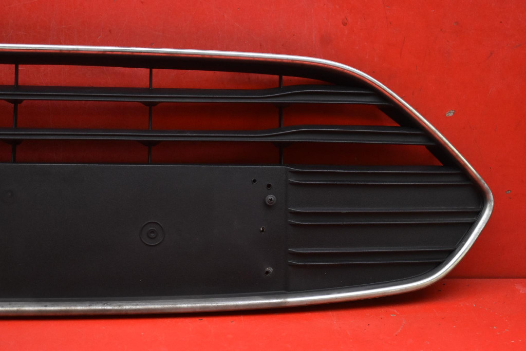 grid of a bumper central front AV11-17B968-AA FORD B-MAX 12-18