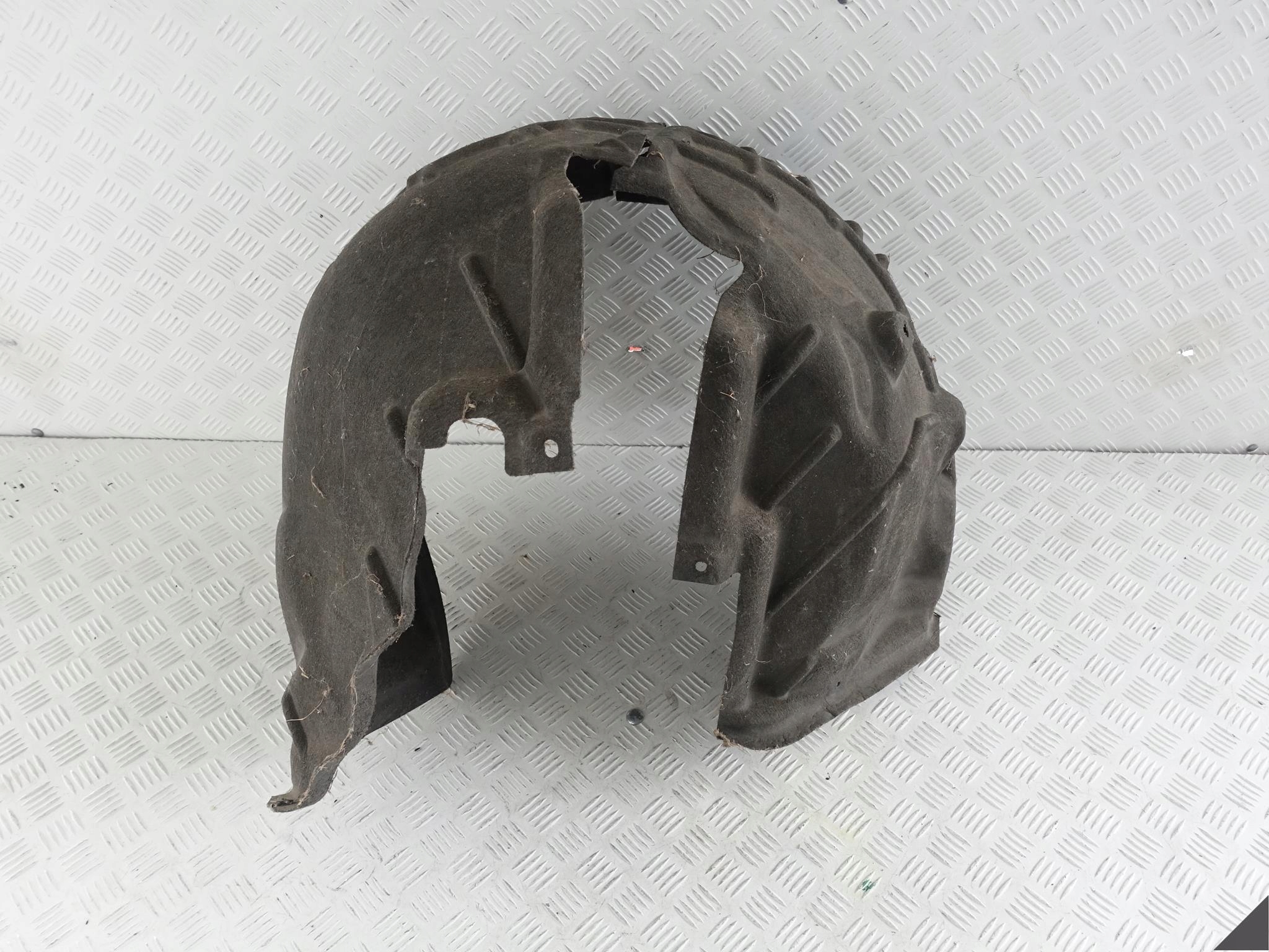 AUDI A4 B9 8W0 15- cover wheels mudguard right rear part