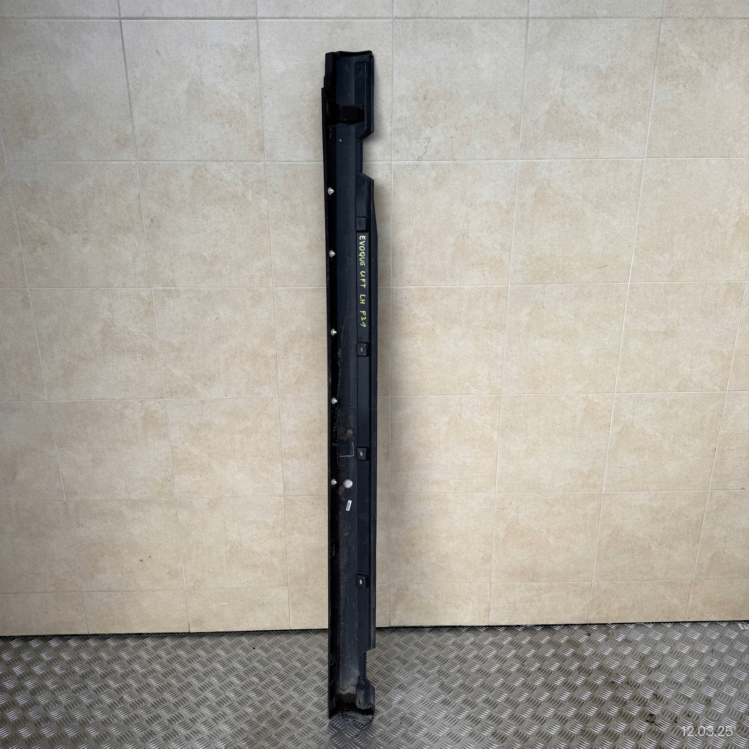 moulding threshold left threshold LAND ROVER RANGE ROVER EVOQUE and LIFT BJ32-10155-AB