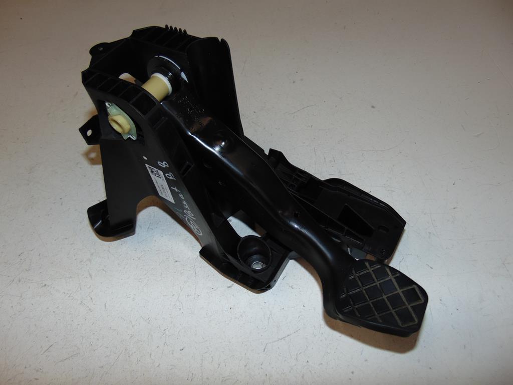 Педаль тормоза VW PASSAT B8 1.6 TDI 5q1721058bj