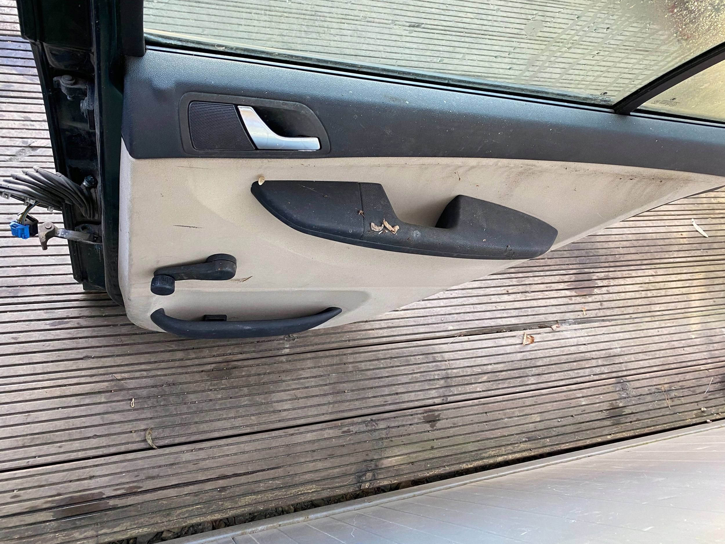 SKODA FABIA and HB complete door right rear part rear.
