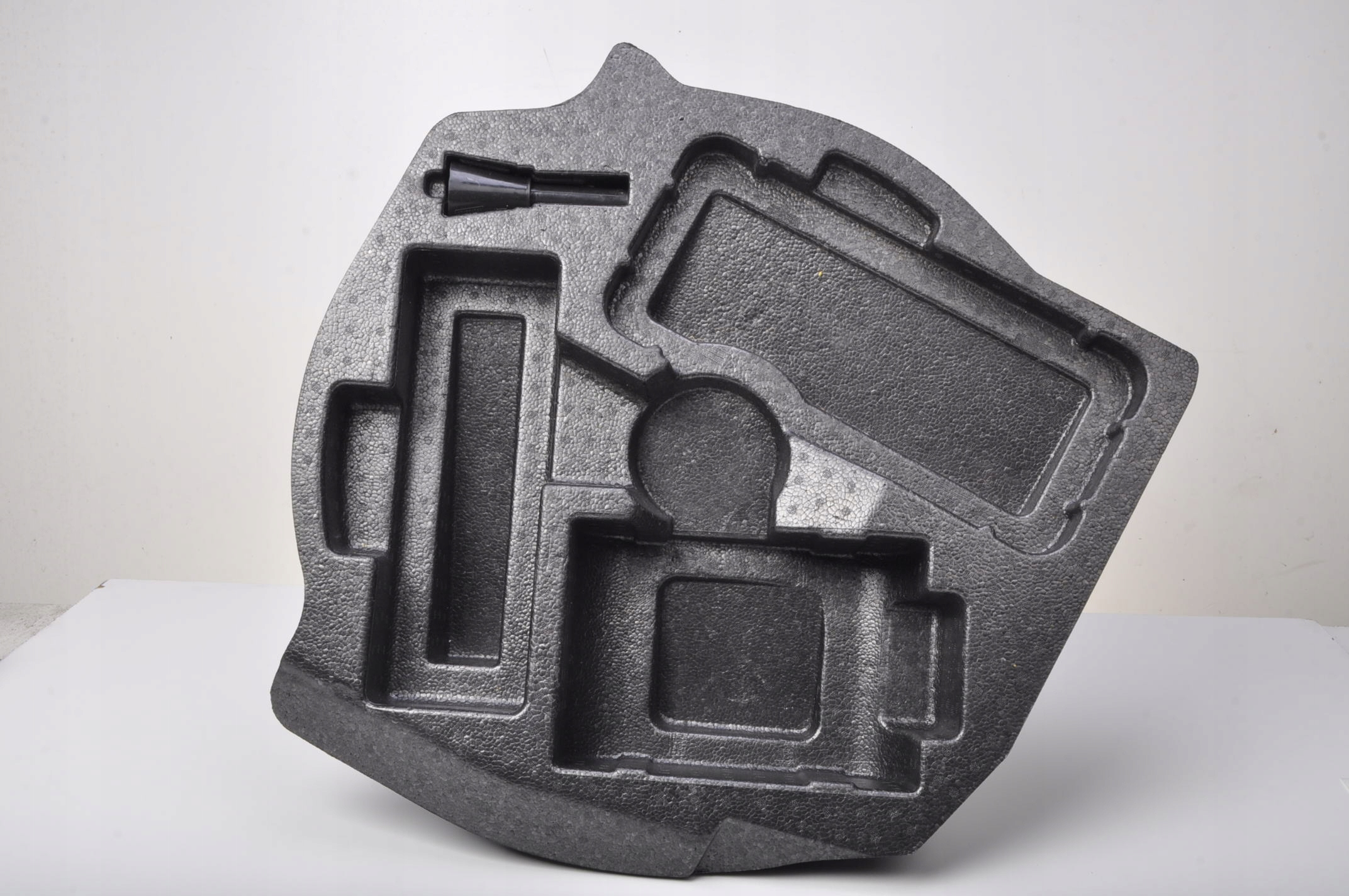 670006174 - MASERATI GHIBLI III ПЕНОПОЛИСТИРОЛ БАГАЖНИК