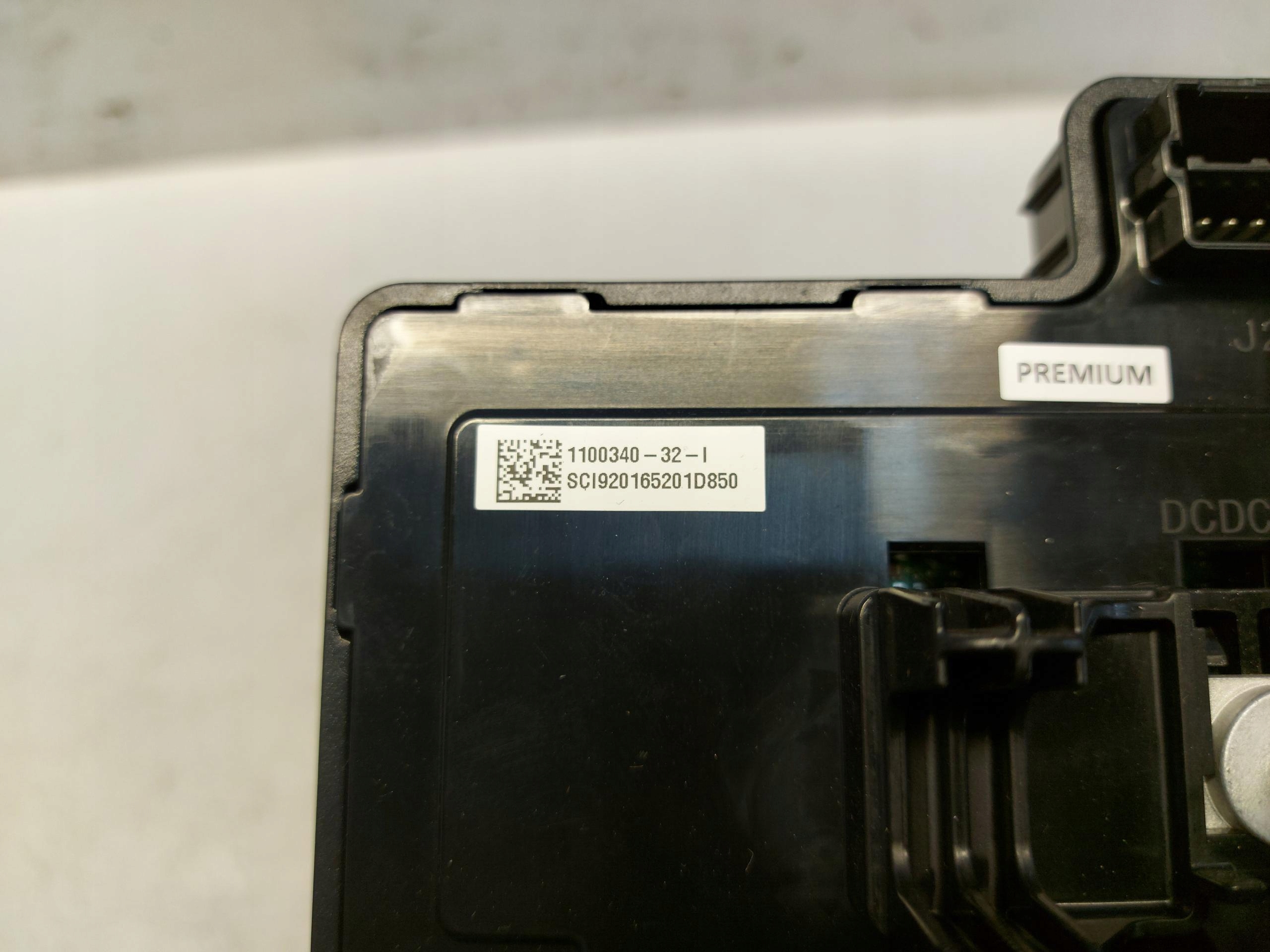 TESLA MODEL 3 module control unit komfortu right 1100340-32-l