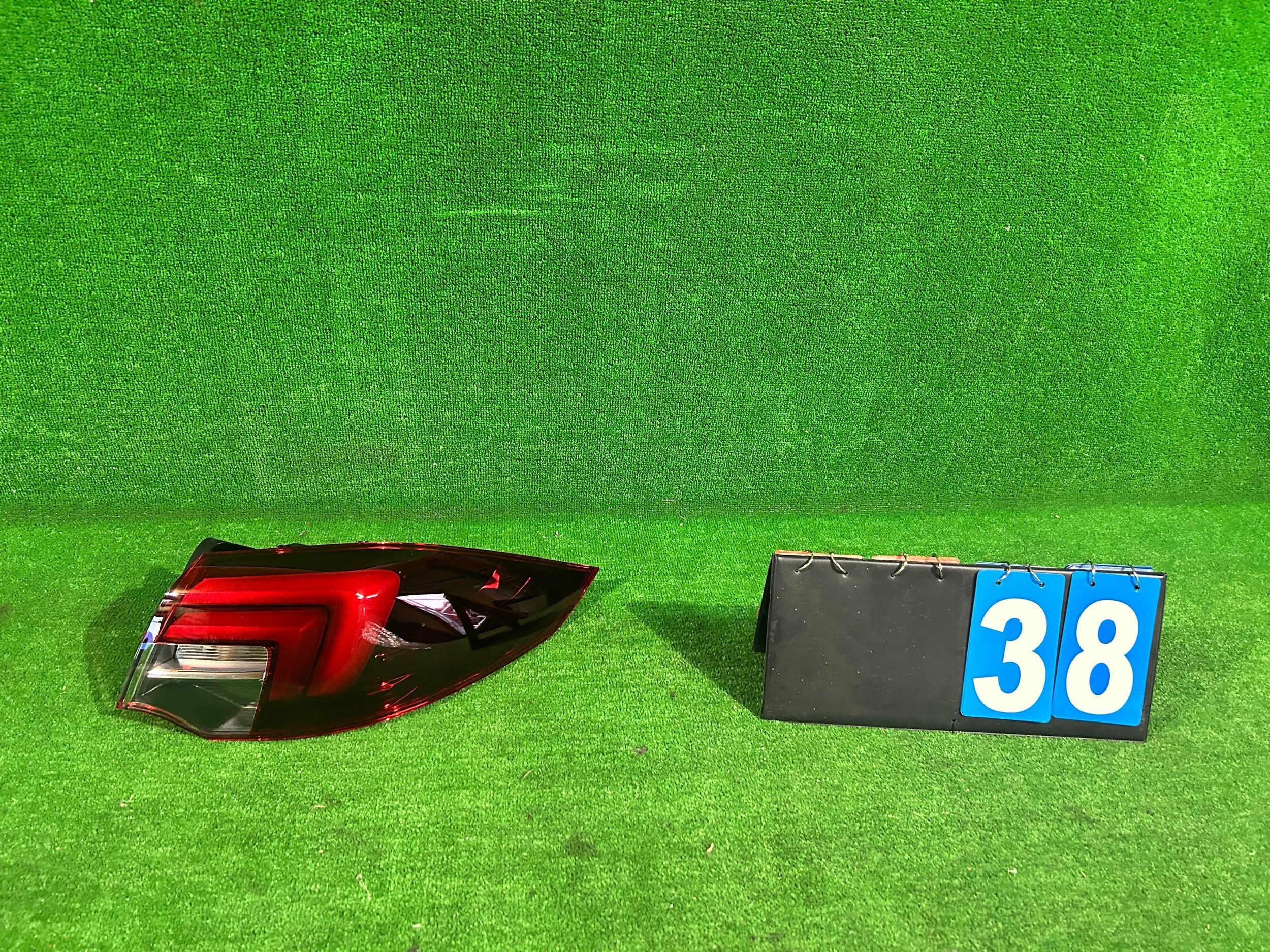 LAMPA TYŁ TYLNA PRAWA OPEL INSIGNIA B HB nr:38