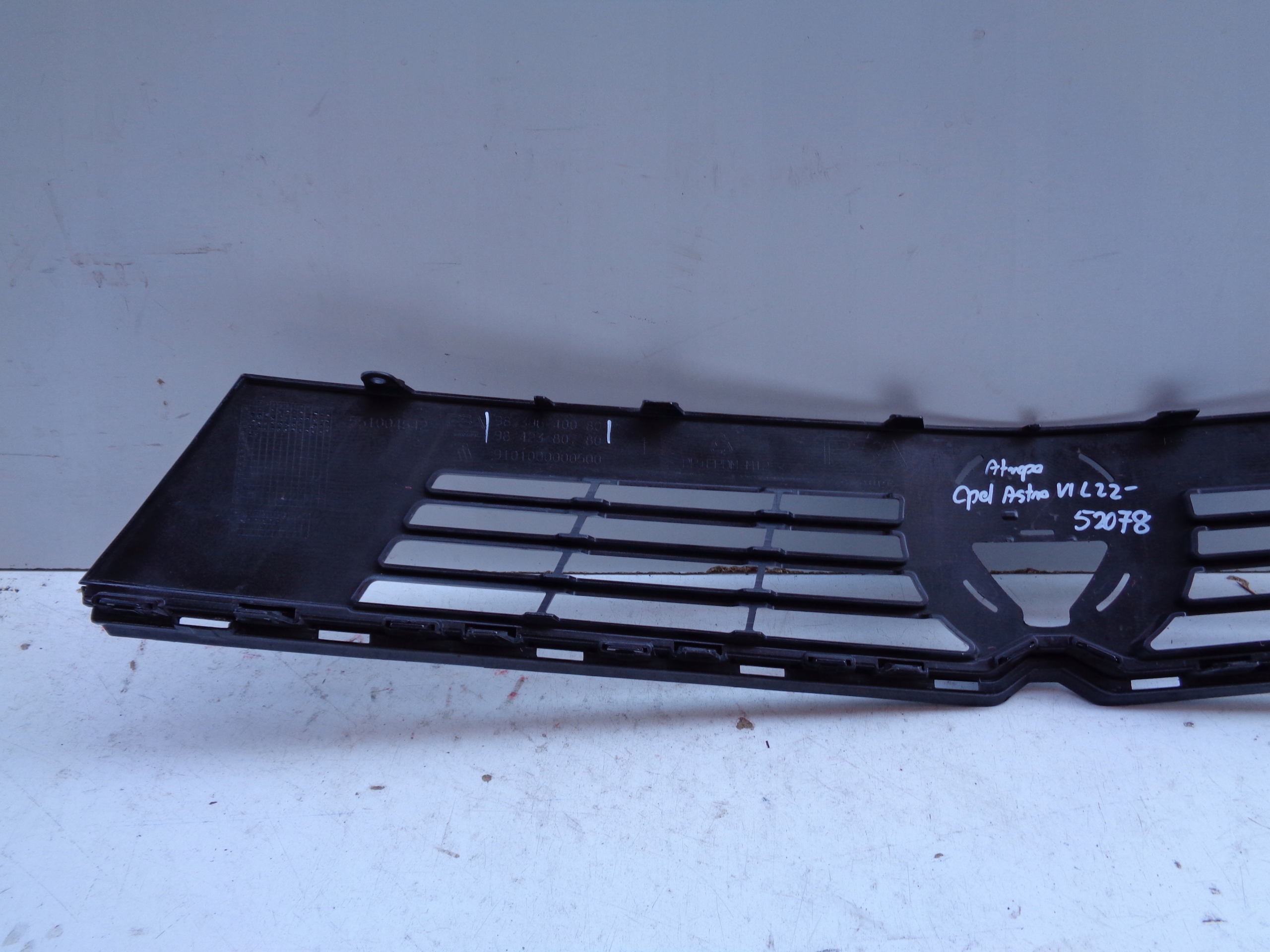 Grille OPEL ASTRA VI L 22- NR 52078