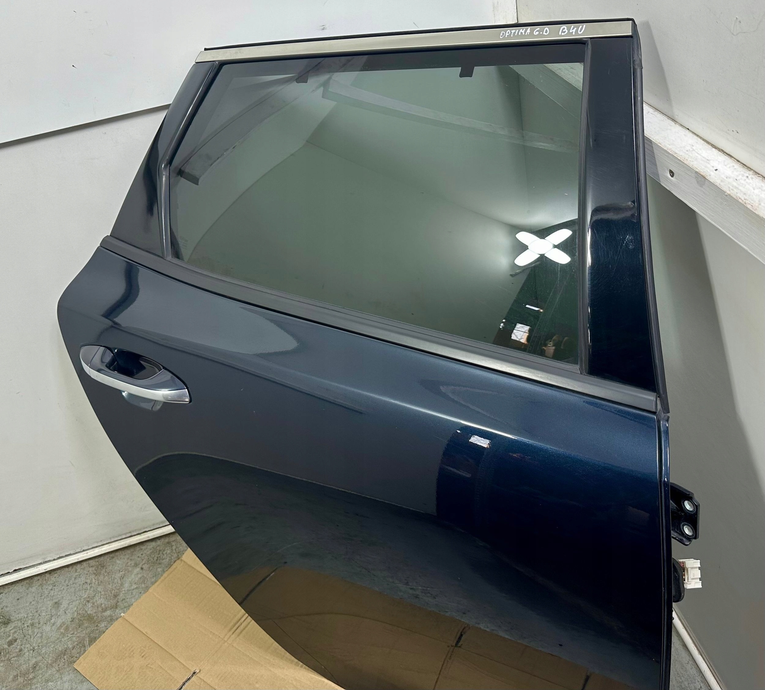 KIA Optima 2018 Tył strona prawa Drzwi B4U 77004D4000 Strona zabudowy tył - prawa