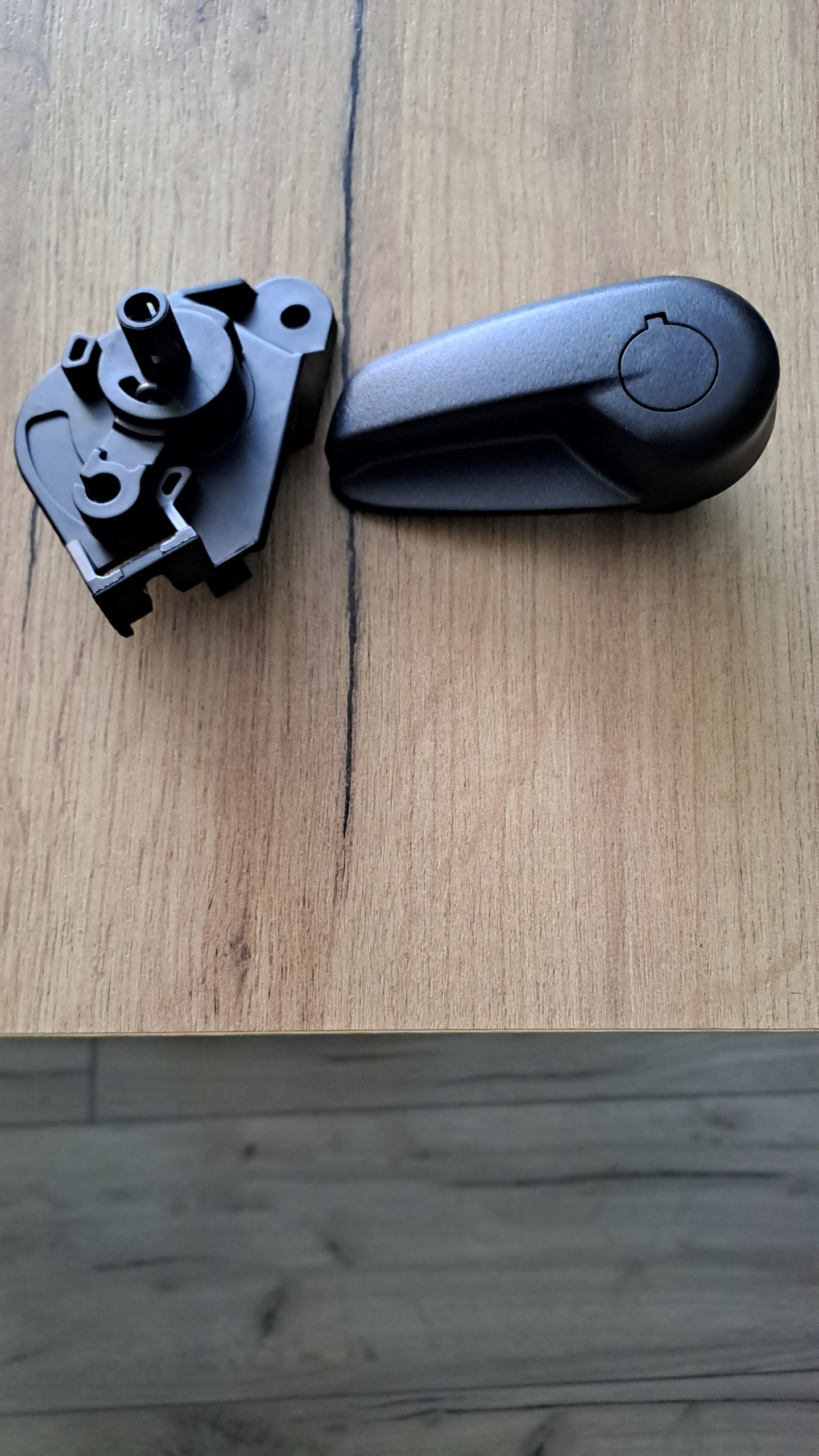 Uchwyt otwierania maski zamiennik Ford Mondeo MK5/Fusion 2013-2017