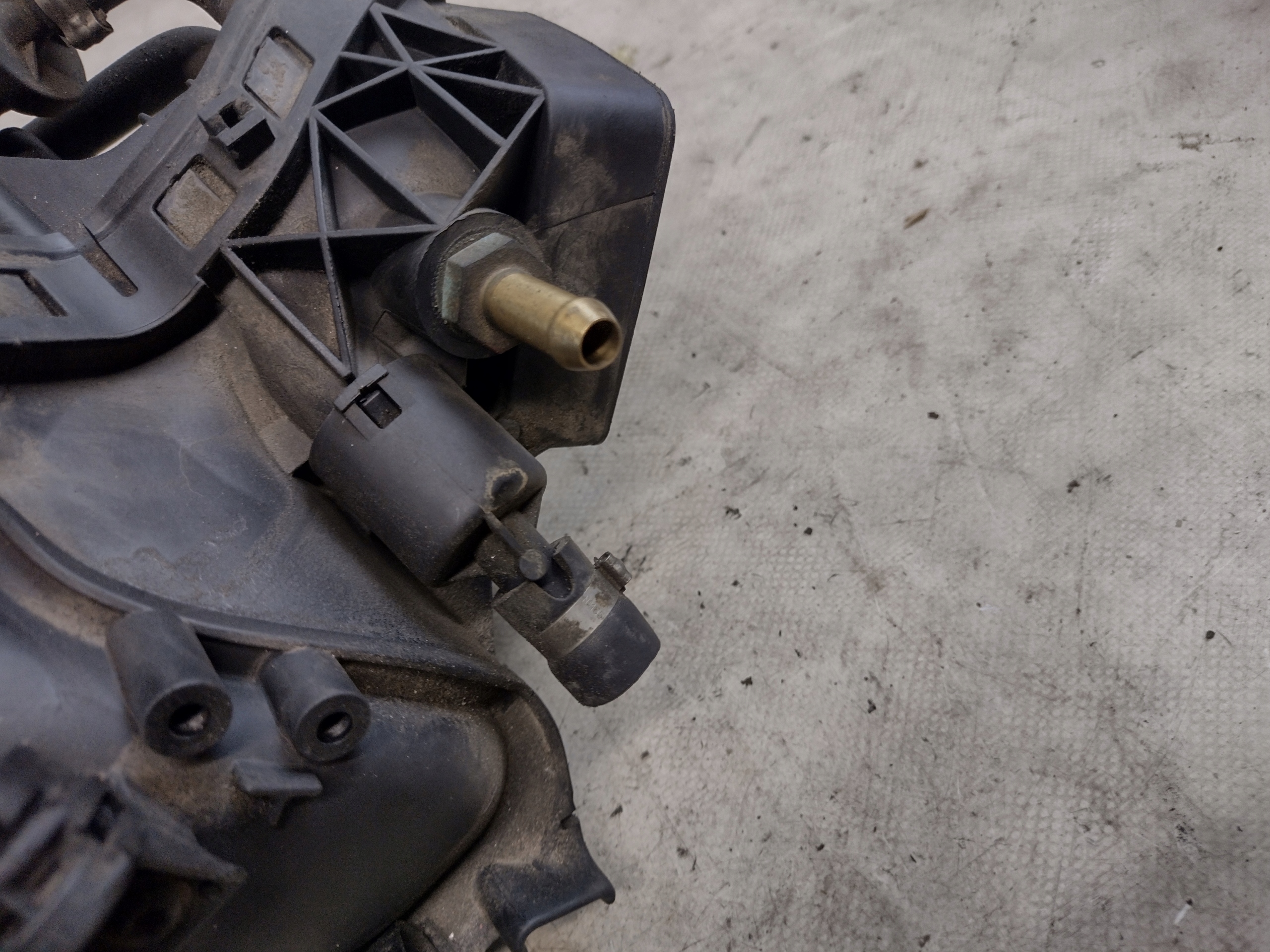 intake manifold Alfa Romeo 156 1,8B 0280600011