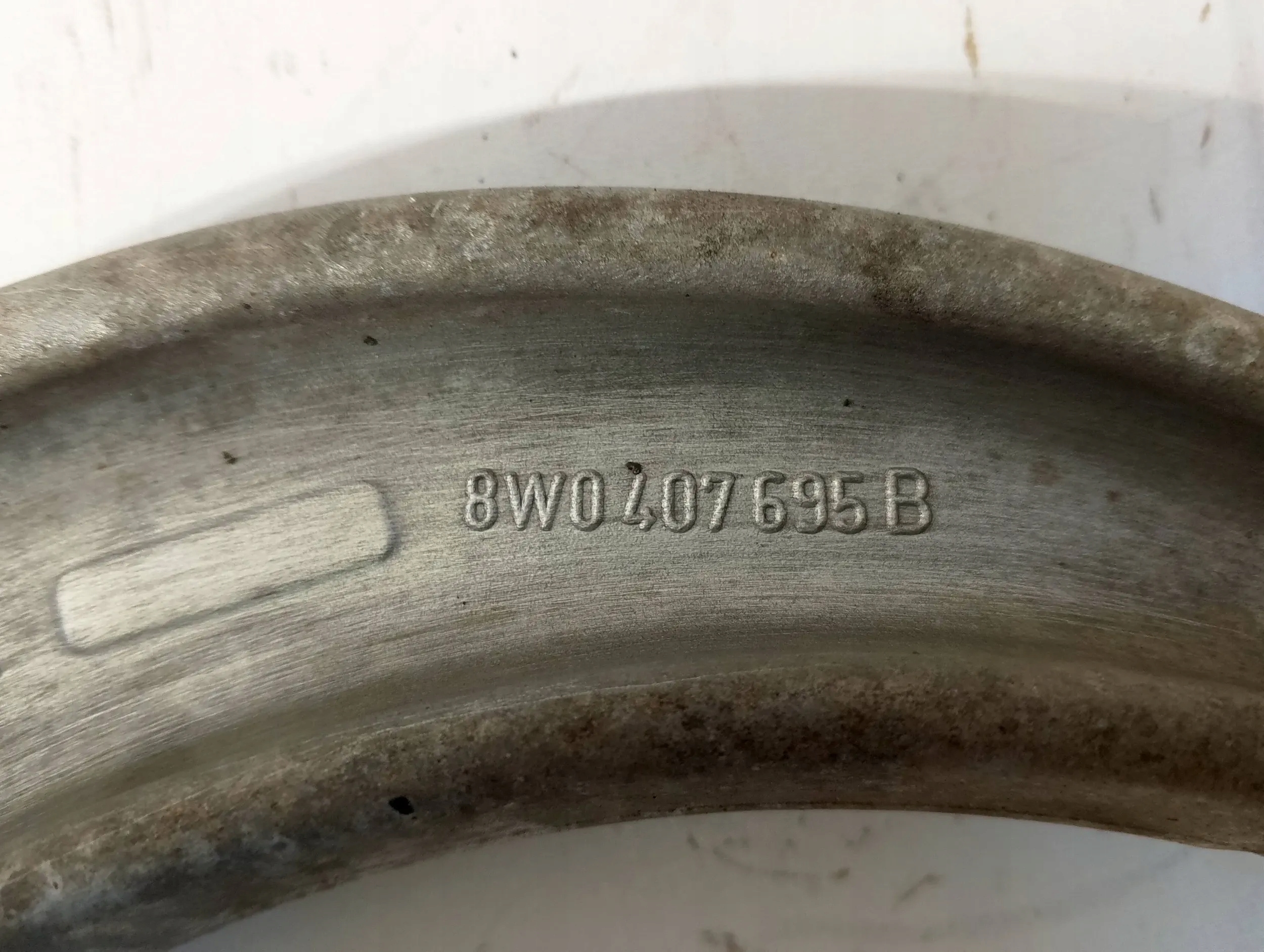 Audi A4 A5 B9 arm front left 8W0407695B (Q227)
