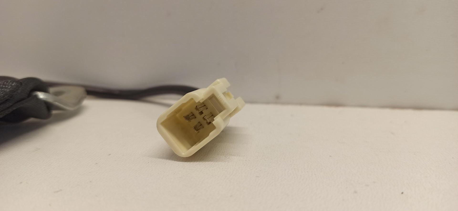 suzuki SWIFT MK8 защелка ремня зад