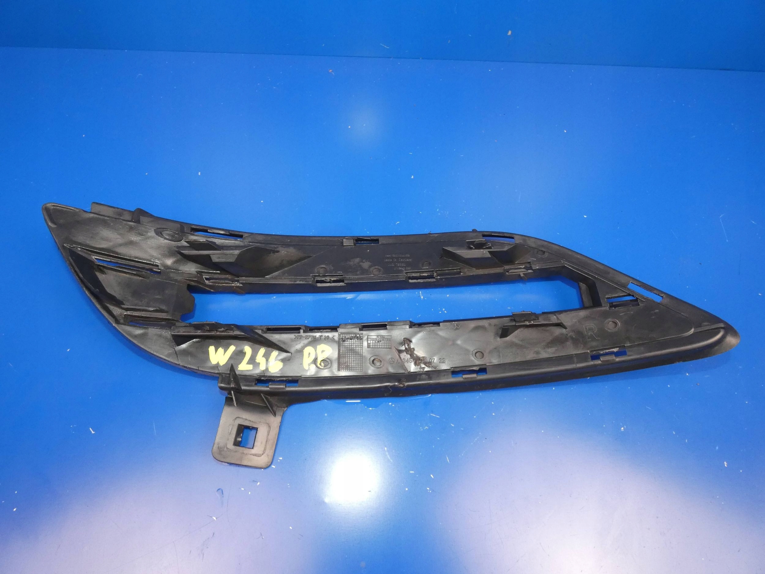 MERCEDES B KLASA W246 grid of a bumper right right front front
