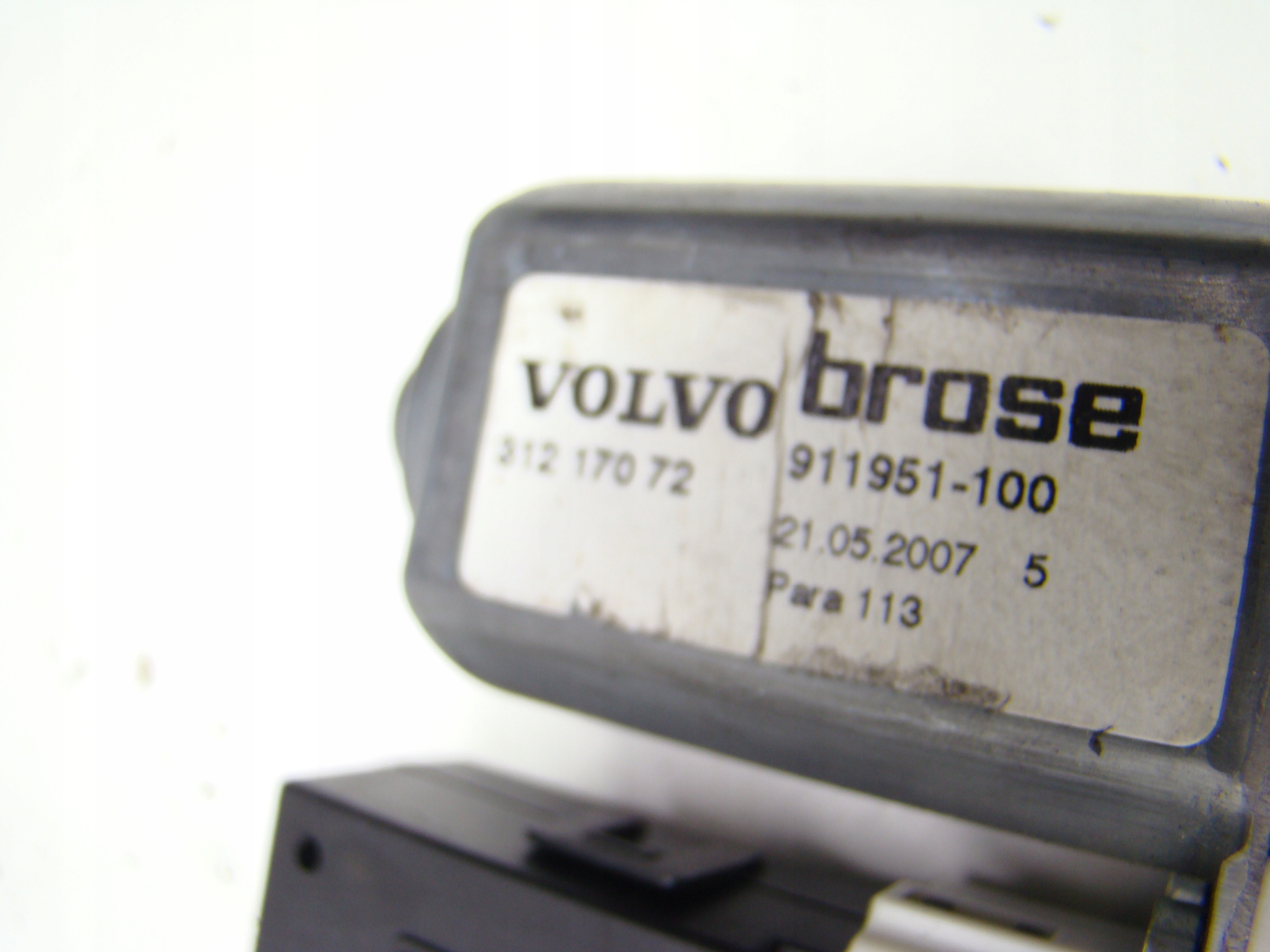 VOLVO C70 II - PODNOŚNIK LEWY PRZÓD 30633660 30798106AB 31217072 Waga produktu z opakowaniem jednostkowym 5 kg