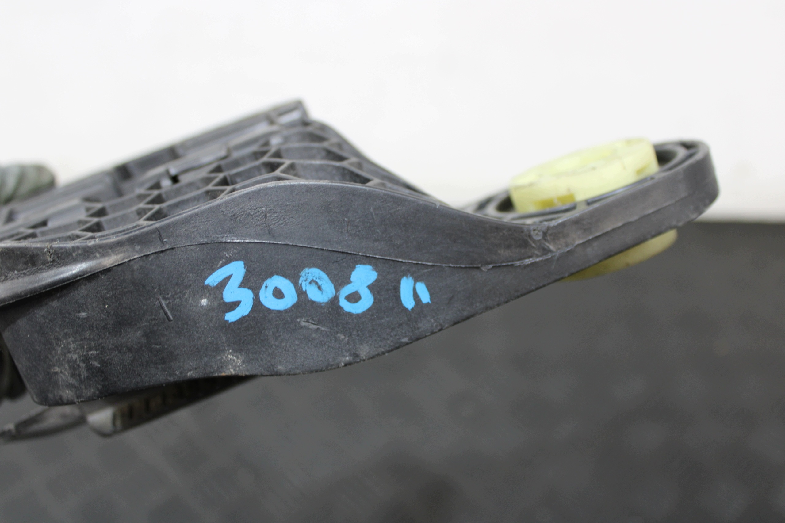 bracket holder 9810609780 PEUGEOT 3008 II 2