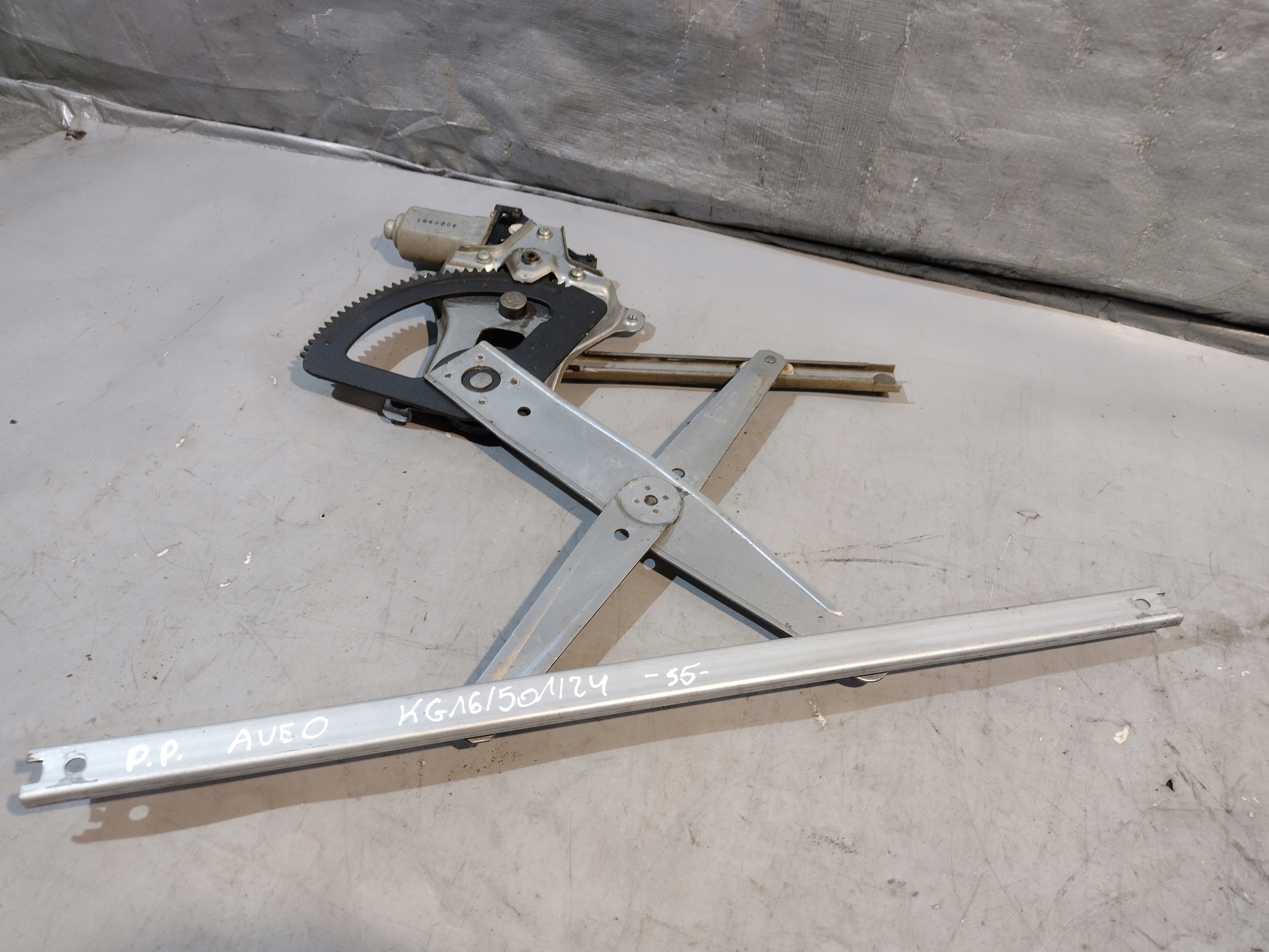 window regulator right front Chevrolet Aveo and 1 T200 96541738