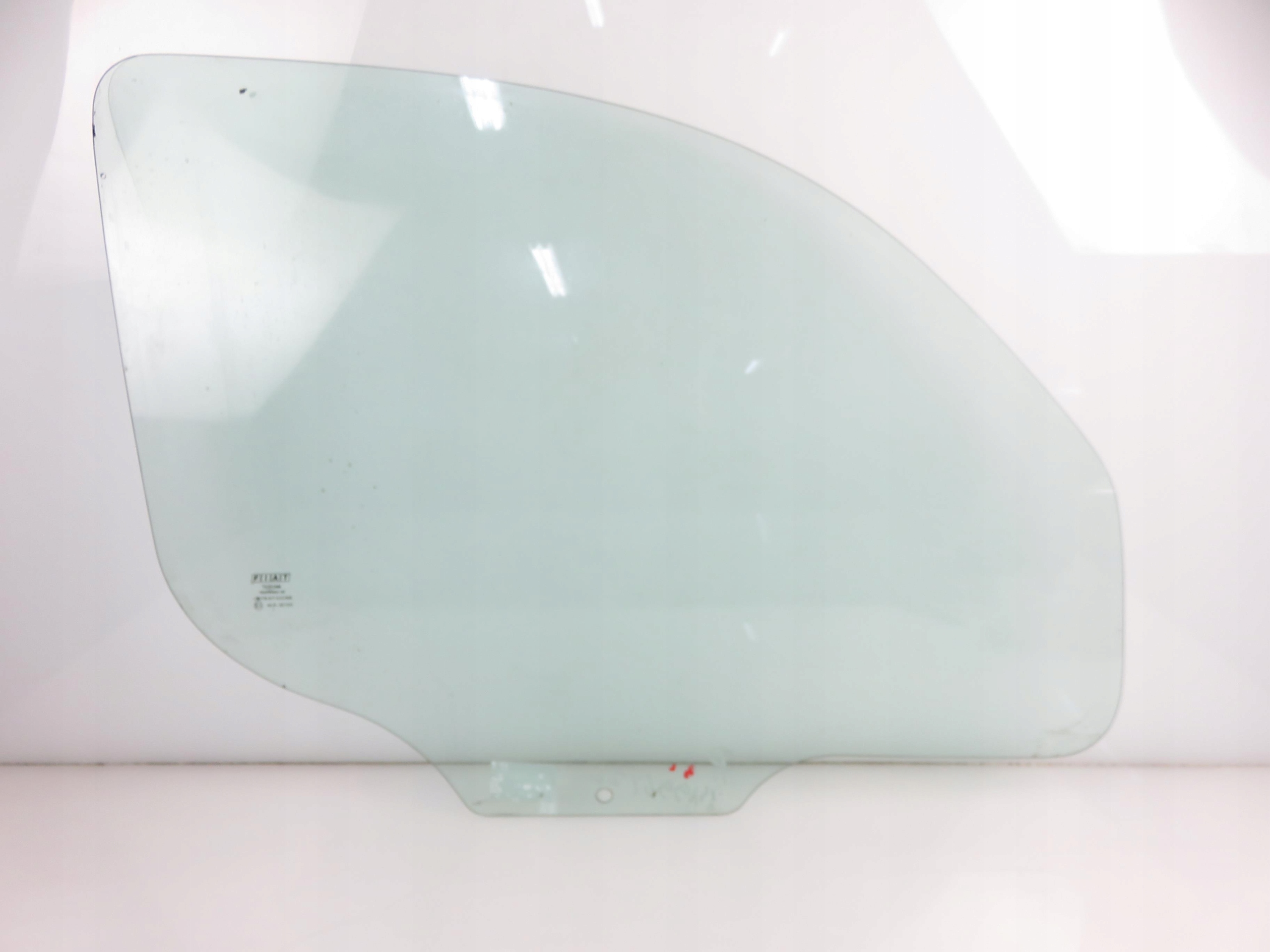 ПРАВОЕ ВЕТРОВОЕ СТЕКЛО FIAT DOBLO И