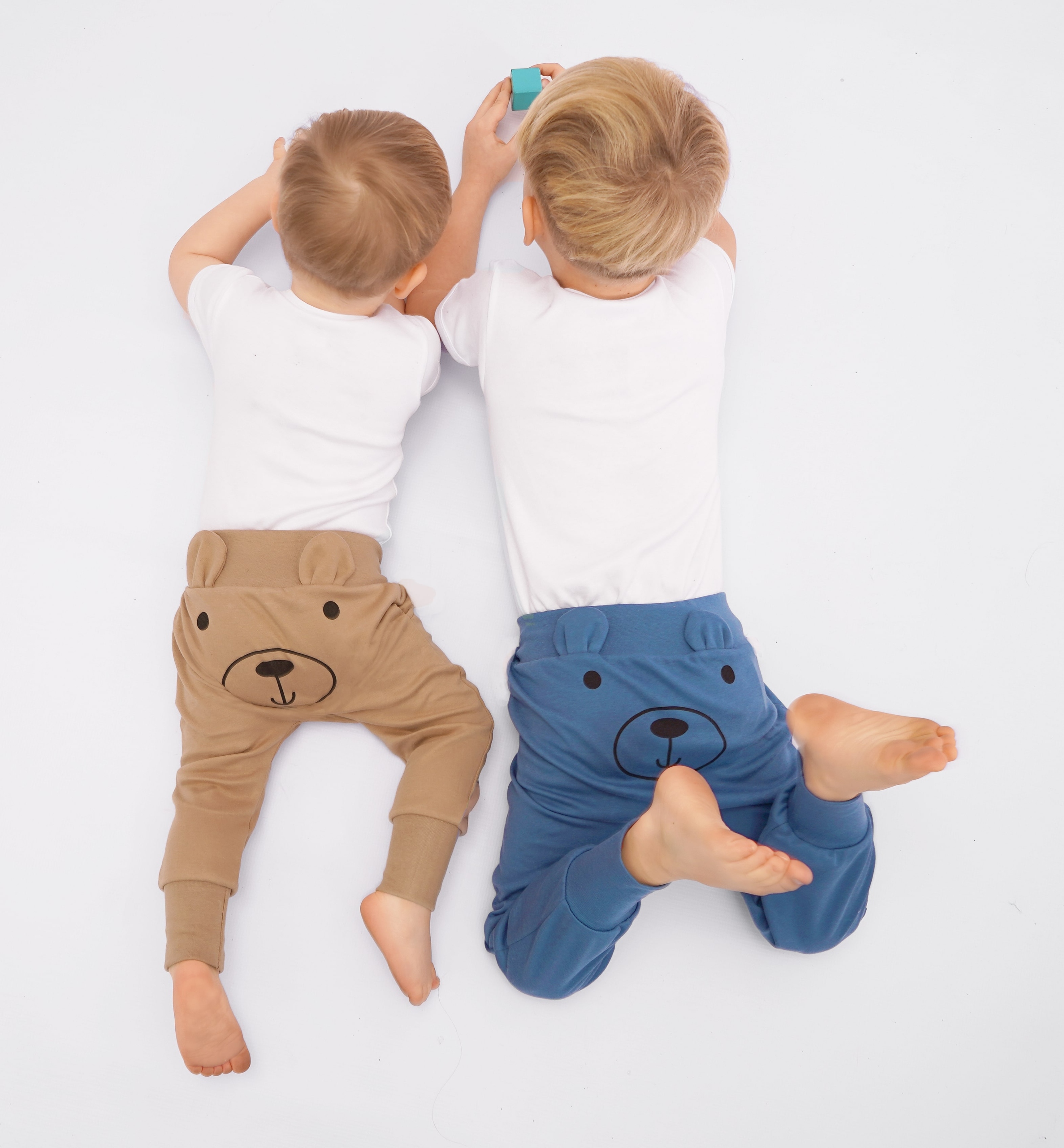 Beżowe spodnie MIŚ 2 do nauki samodzielności żłobka przedszkola bawełna 104 Wiek dziecka 3 lata +