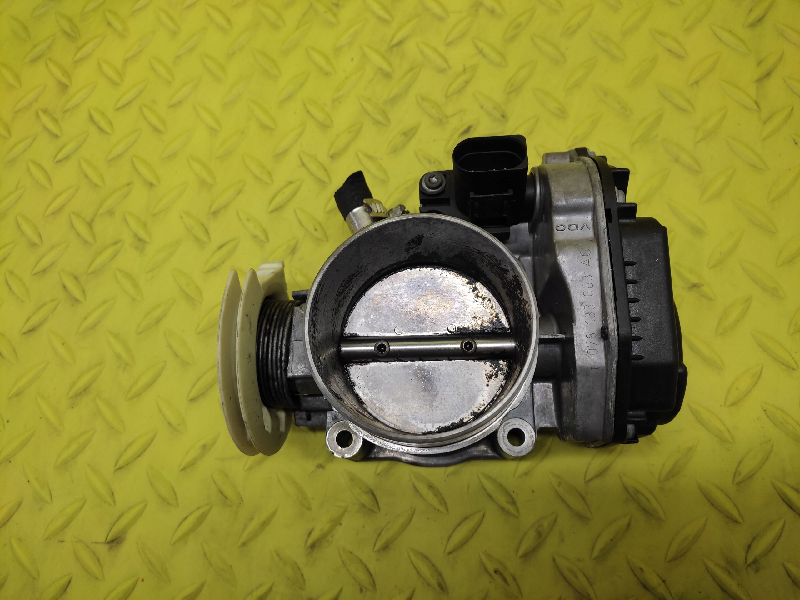 AUDI A6 C5 2.4 V6 Valvola a farfalla 078133063AC