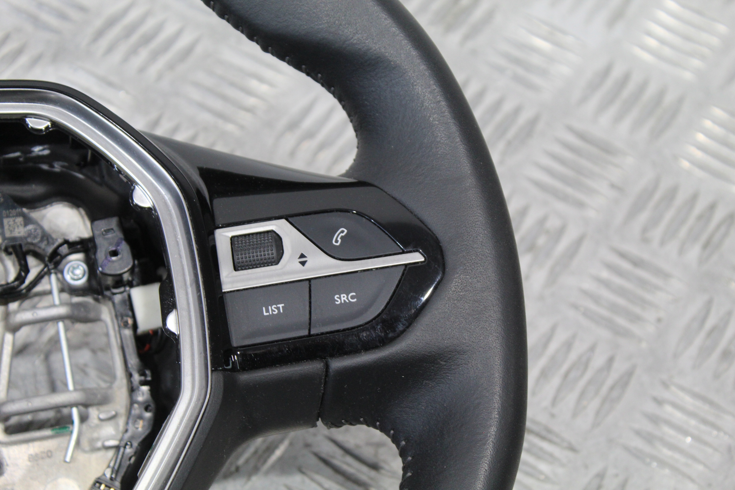 lenkrad MULTIFUNKCJA PEUGEOT 2008 II 2