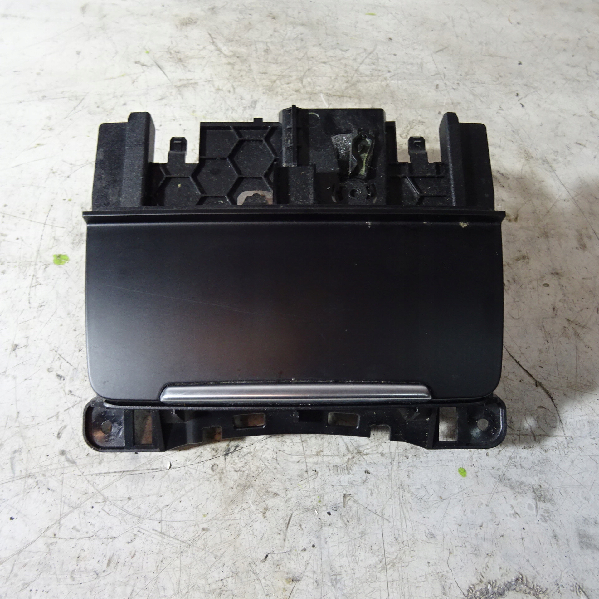 AUDI A4 B8 Cendrier 8K0857951