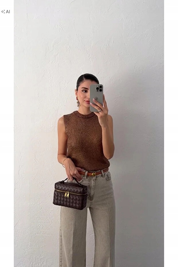 Měkký Hnědý Svetr Bez Rukávů V Elegantním Stylu, Velikost 5IA