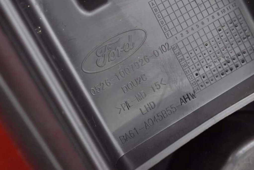TUNEL mitte BA61-A045B55 FORD FIESTA MK7 LIFT 08-17