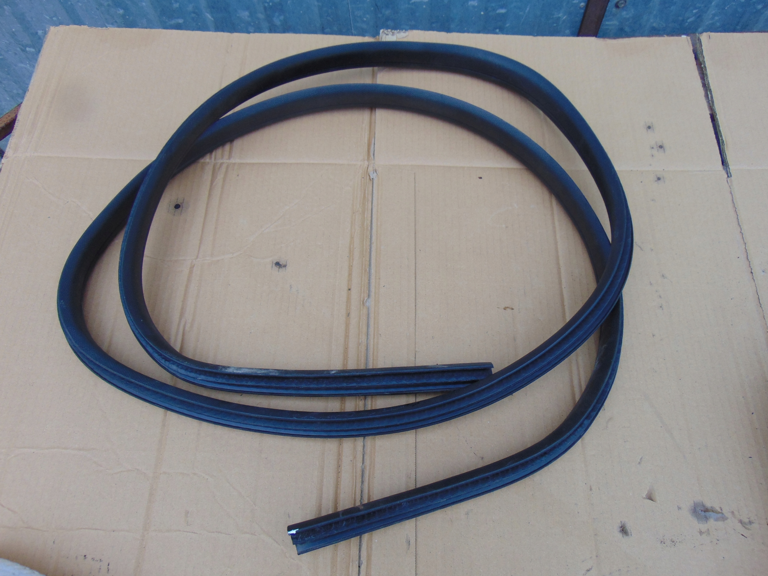 USZCZELKA DRZWI PRAWY PRZÓD FORD FOCUS MK3