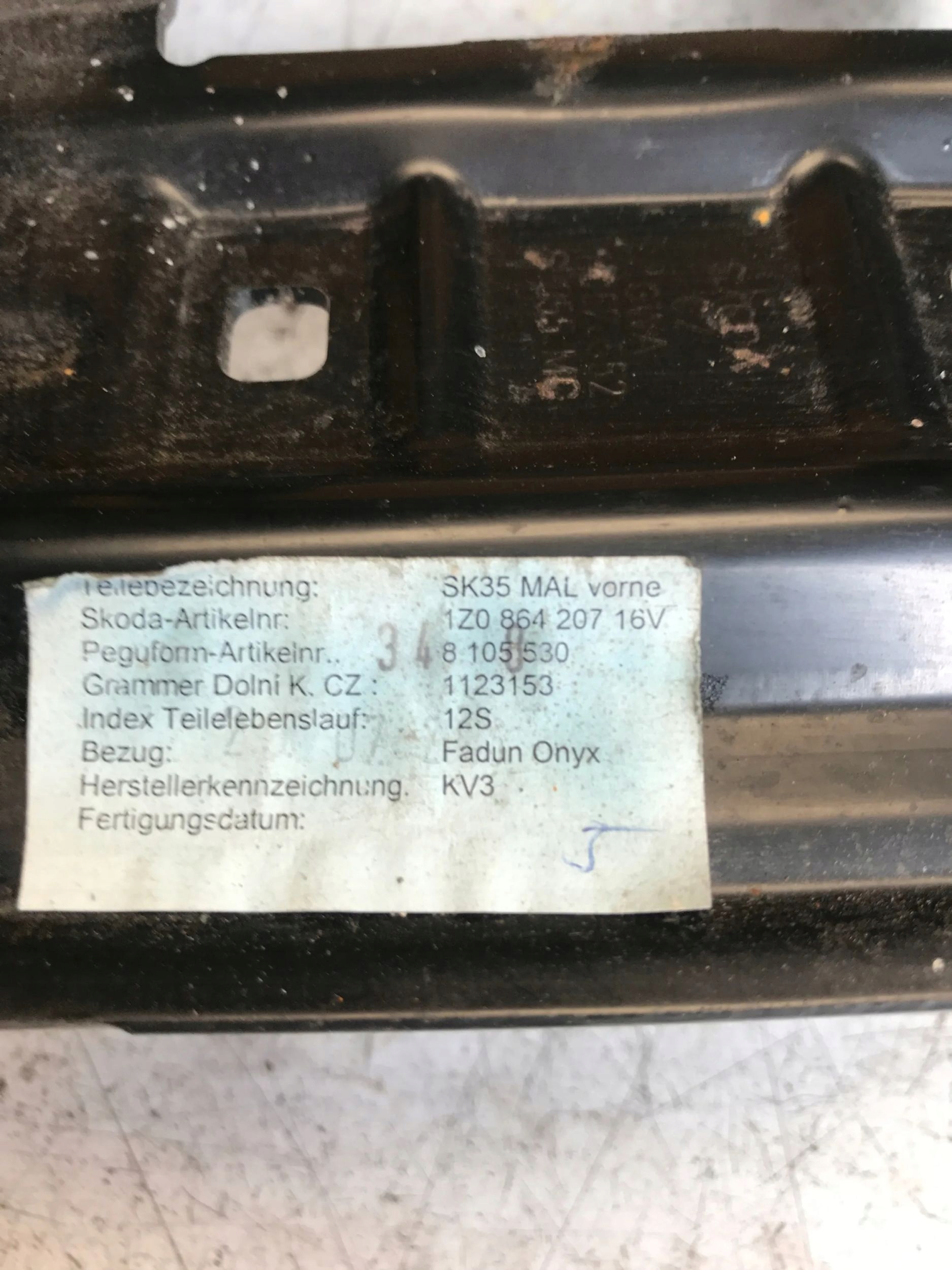 bracciolo WELUR SKODA OCTAVIA II 1Z0864207