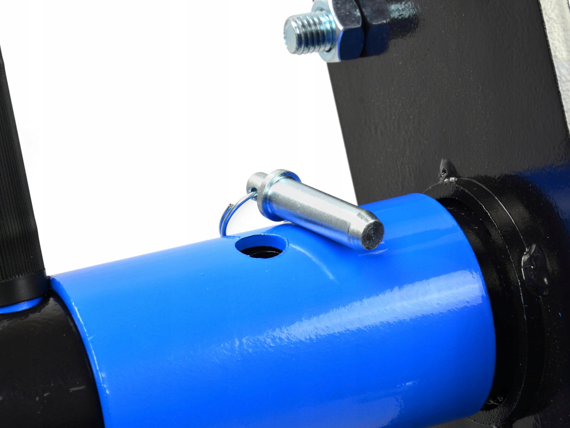 Stojak do montażu silnika 1000LBS/450kg GEKO G02135 EAN (GTIN) 5901477127861