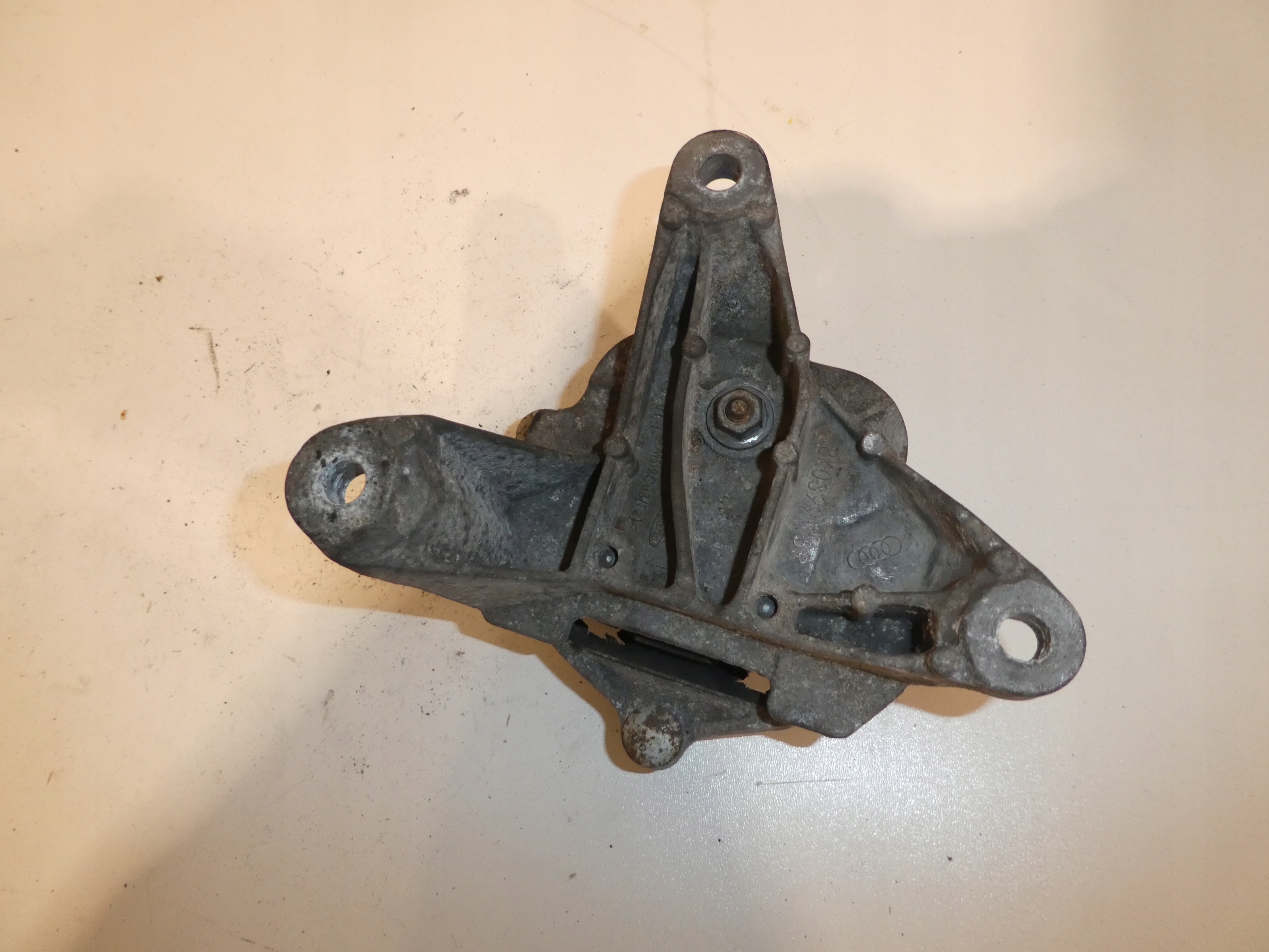 AUDI A4 B8 A5 Q5 holder gearbox mounting 8K0399151