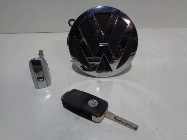 ZAMEK KLAPY WKŁADKA LEWA KLUCZYK VW PHAETON 02-10 3D5827601A