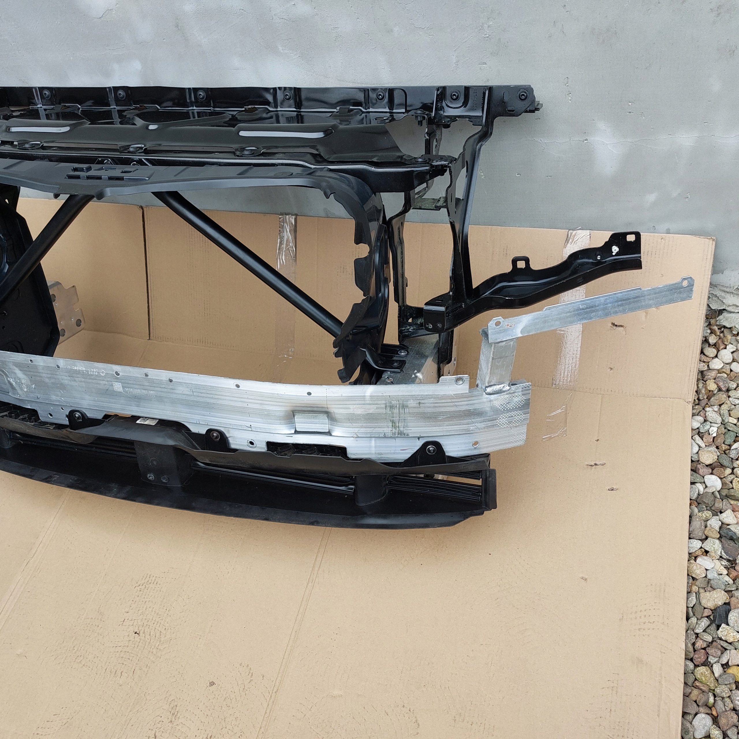 BMW X5 G05 PAS PRZEDNI WZMOCNIENIE BELKA ŻALUZJA Waga produktu z opakowaniem jednostkowym 1 kg