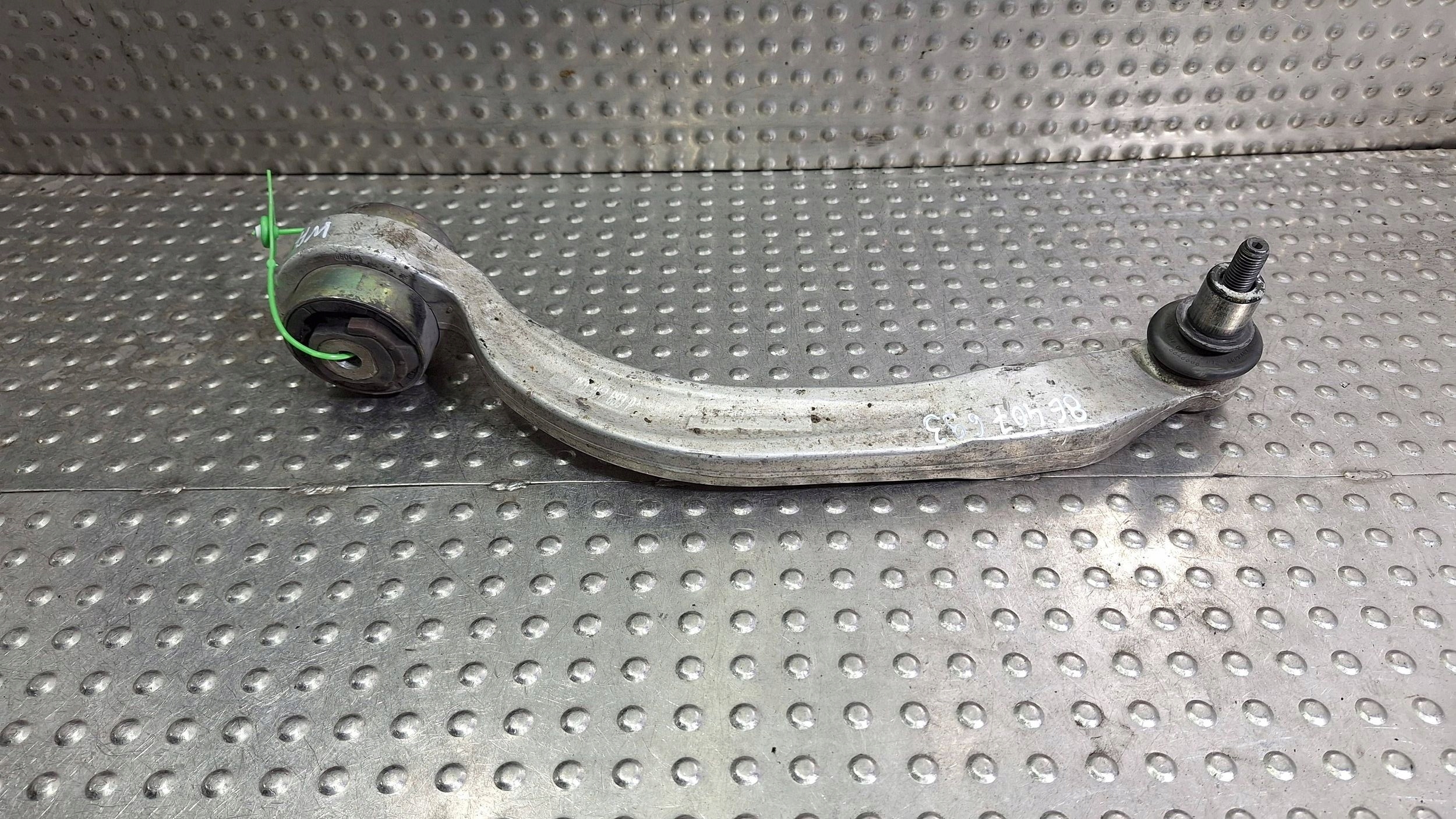 arm left front lower BANAN AUDI A4 B5 A6 C5 A8 D2 PASSAT B5 SUPERB and