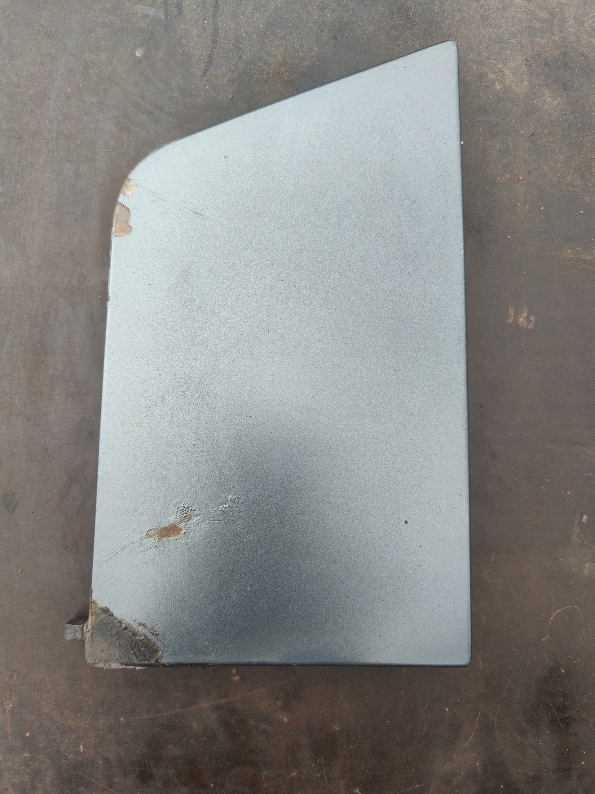 VW T5 Klapka Blech Blende Abdeckung Tankklappe des Kraftstoffsbehälters