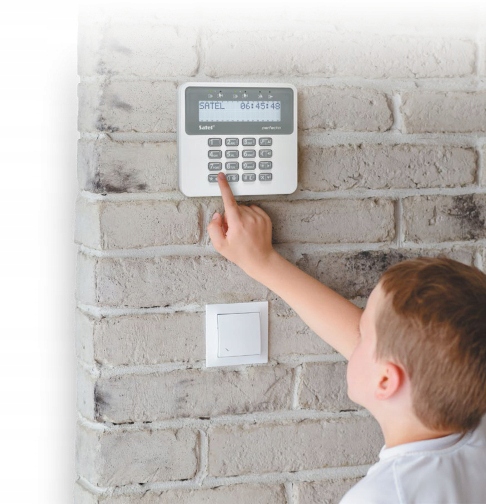 Zestaw alarmowy SATEL PERFECTA 8 czujek BOSCH PET Marka Satel