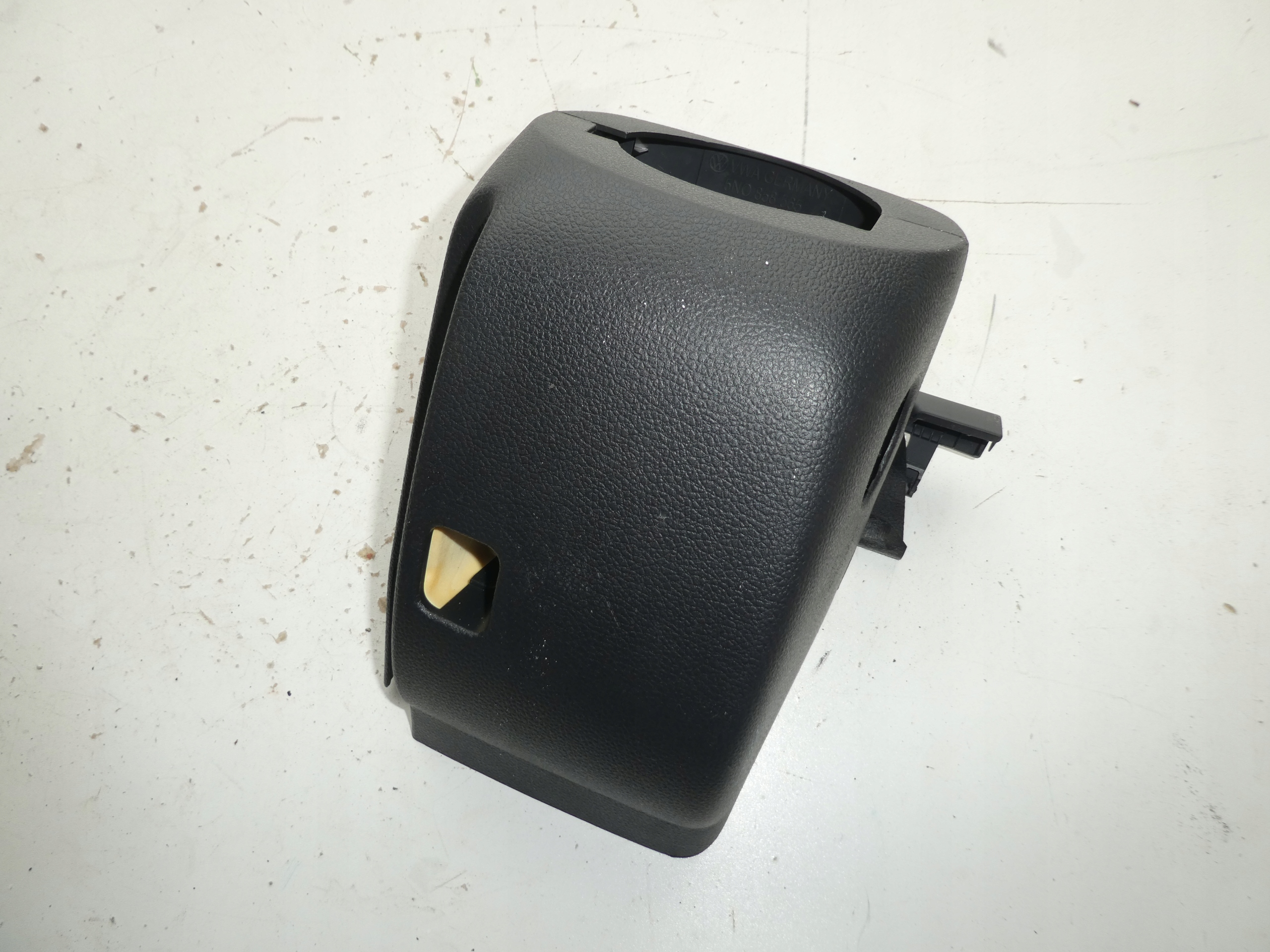 VW TIGUAN 5N obal volantu 5N0858565B