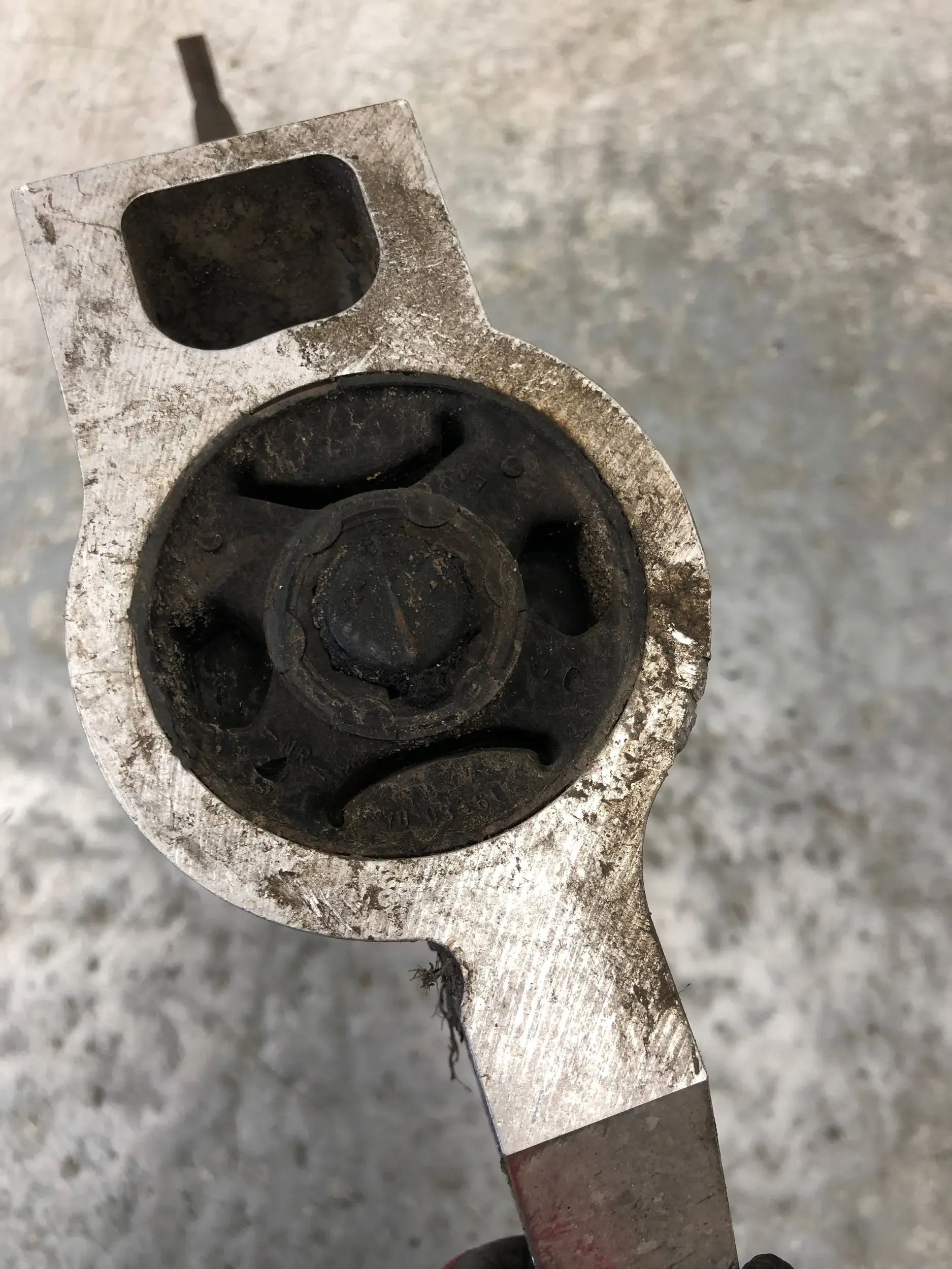 arm left front VW TOURAN 1K0407153G