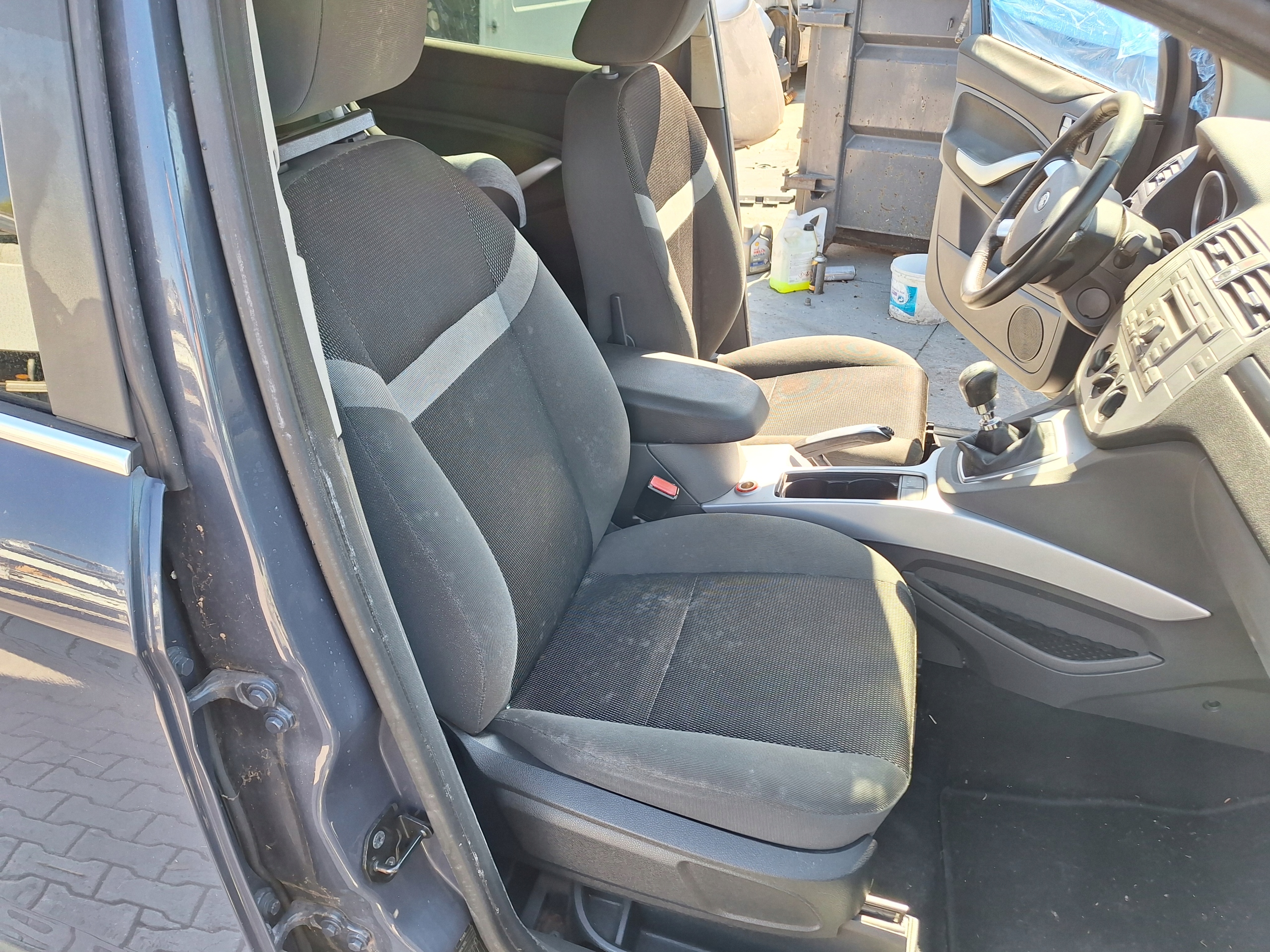 FORD KUGA 1 und MK1 DM2 Sitz Sitze heck 08-12