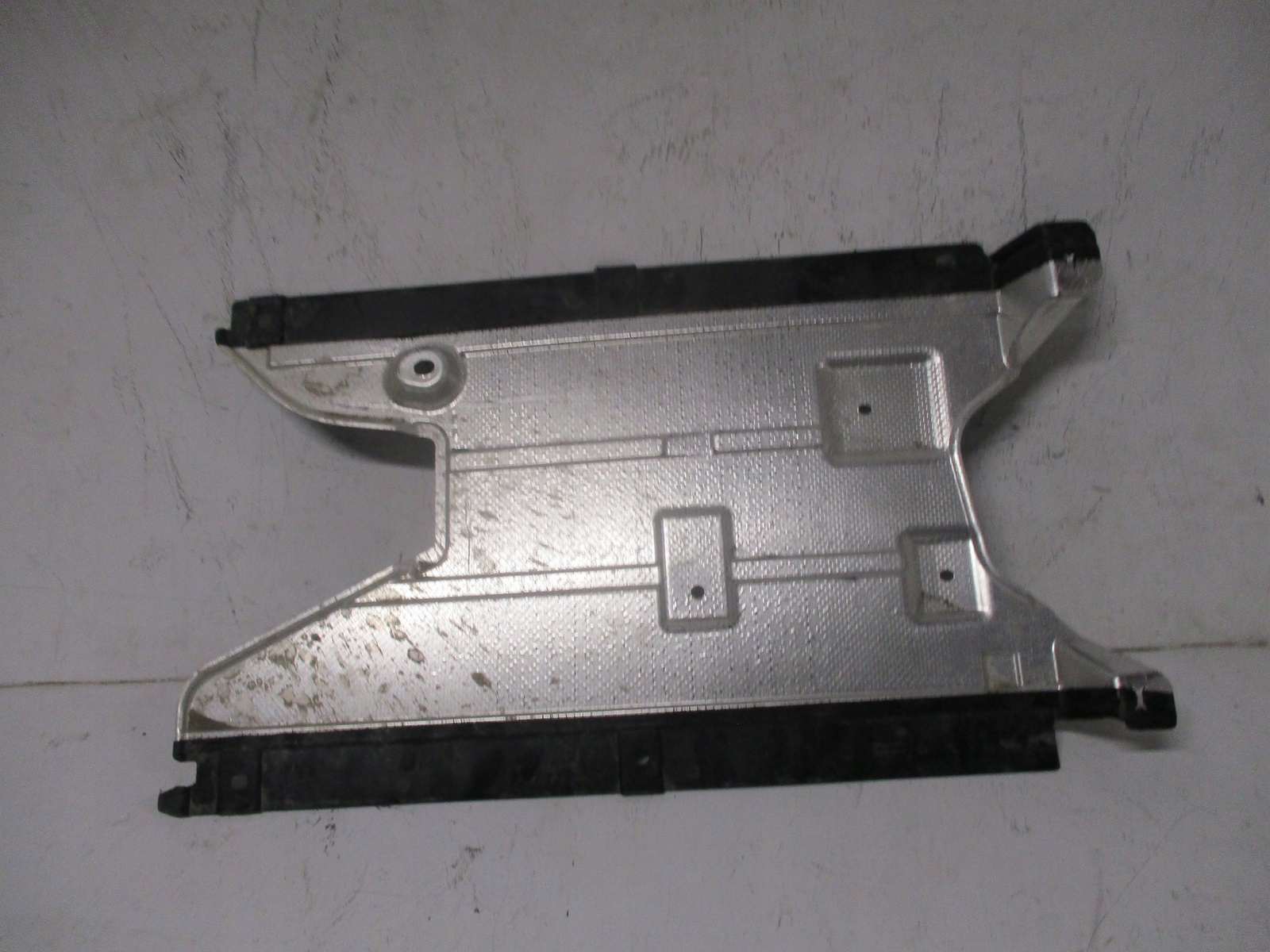 cover below engine JAGUAR F PACE M8A2-11778-AB