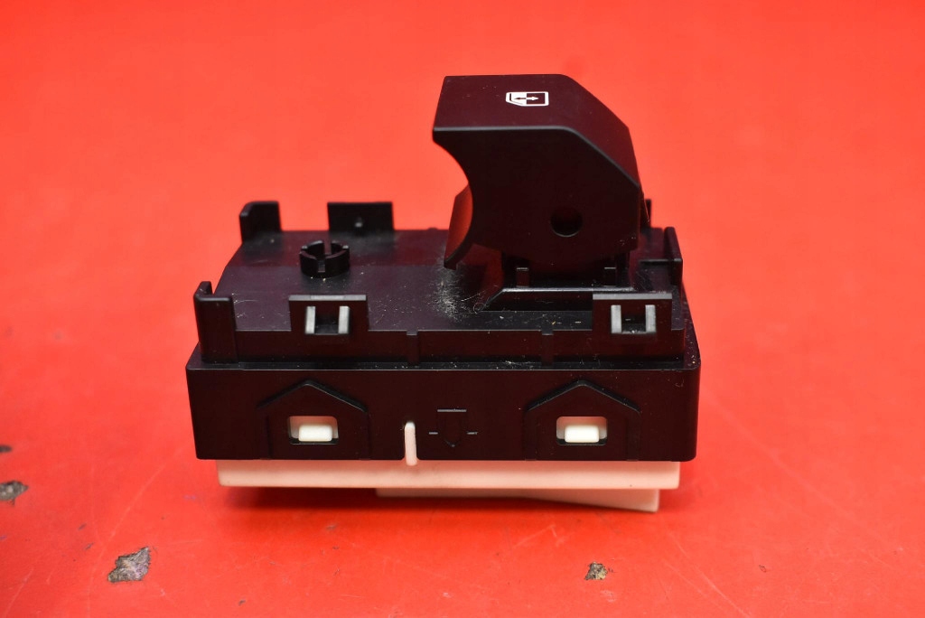 switch lifting windows right front 93581-CV200 KIA EV6 21