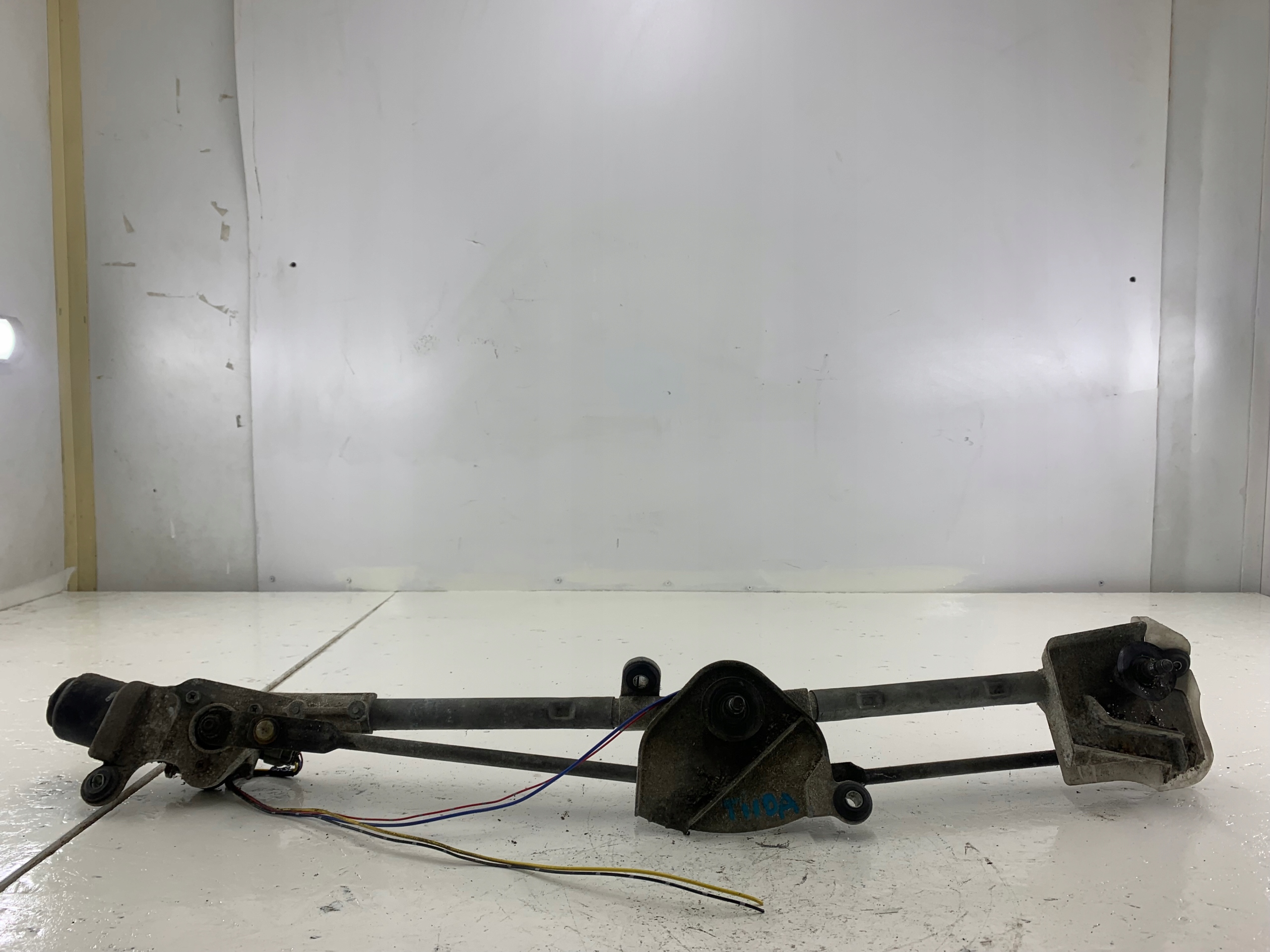 NISSAN TIIDA wiper mechanism front