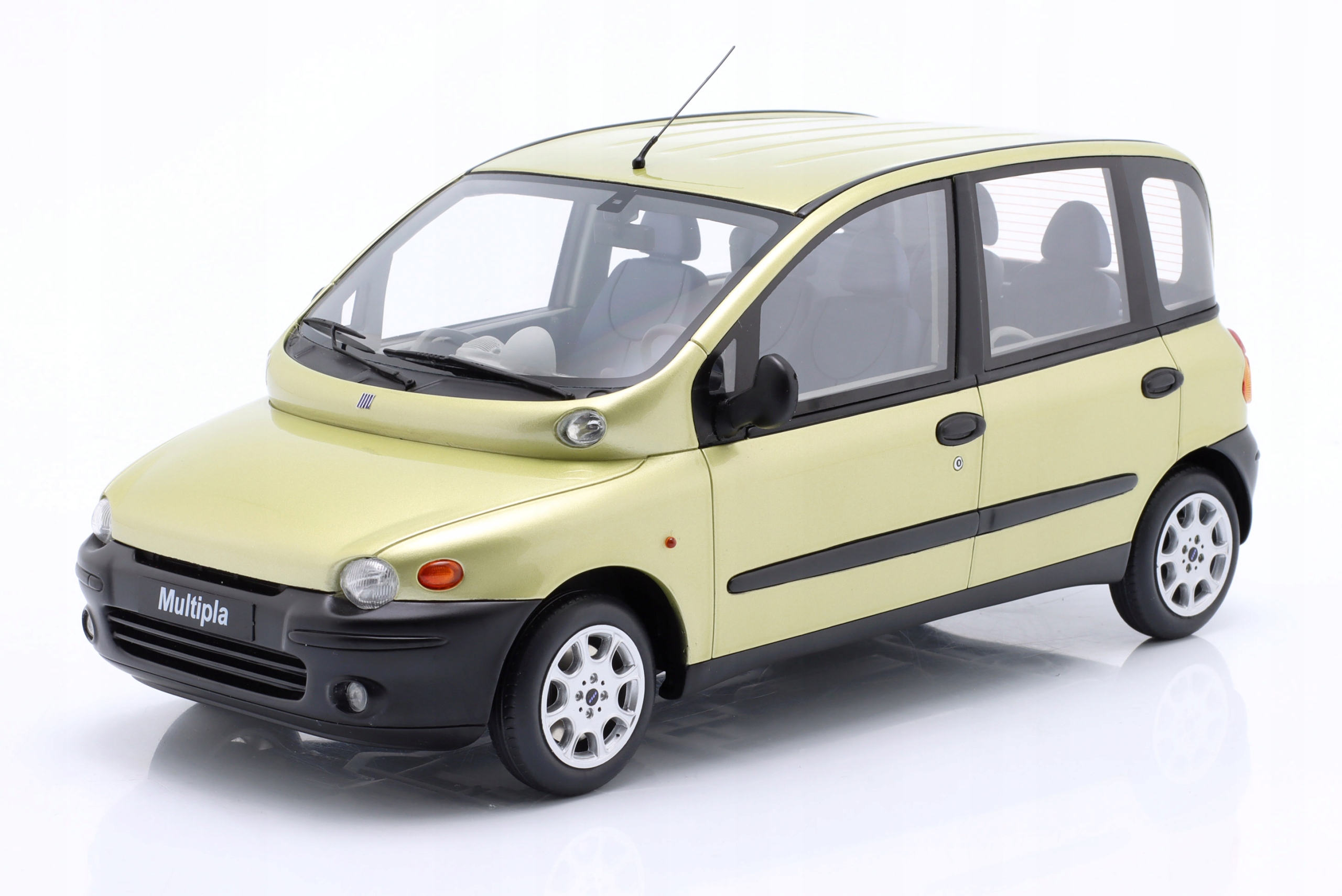 Fiat Multipla 2000 Yellow Otto Mobile OttOmobile 1:18 1/18 Model OT1047
