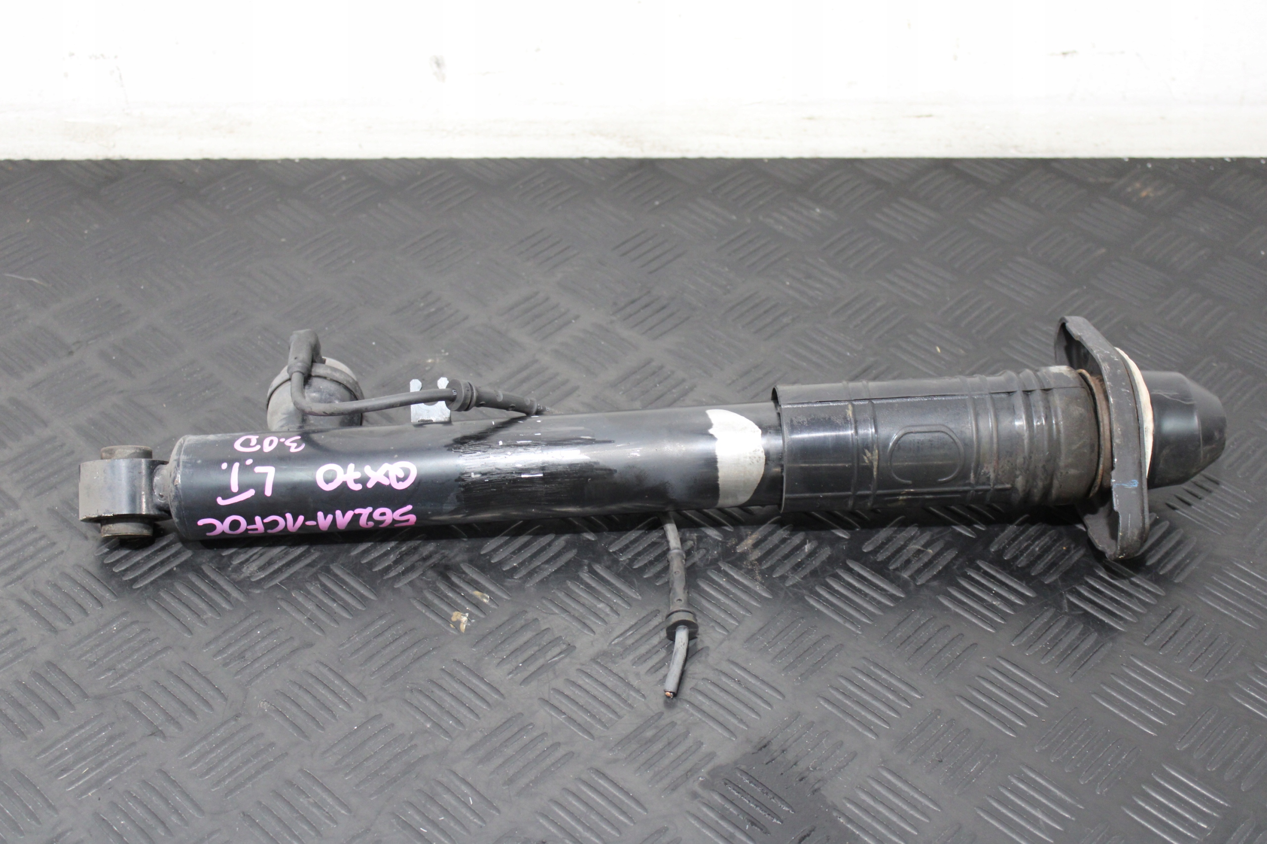 shock absorber left rear part INFINITI QX70 56211-1CF0C